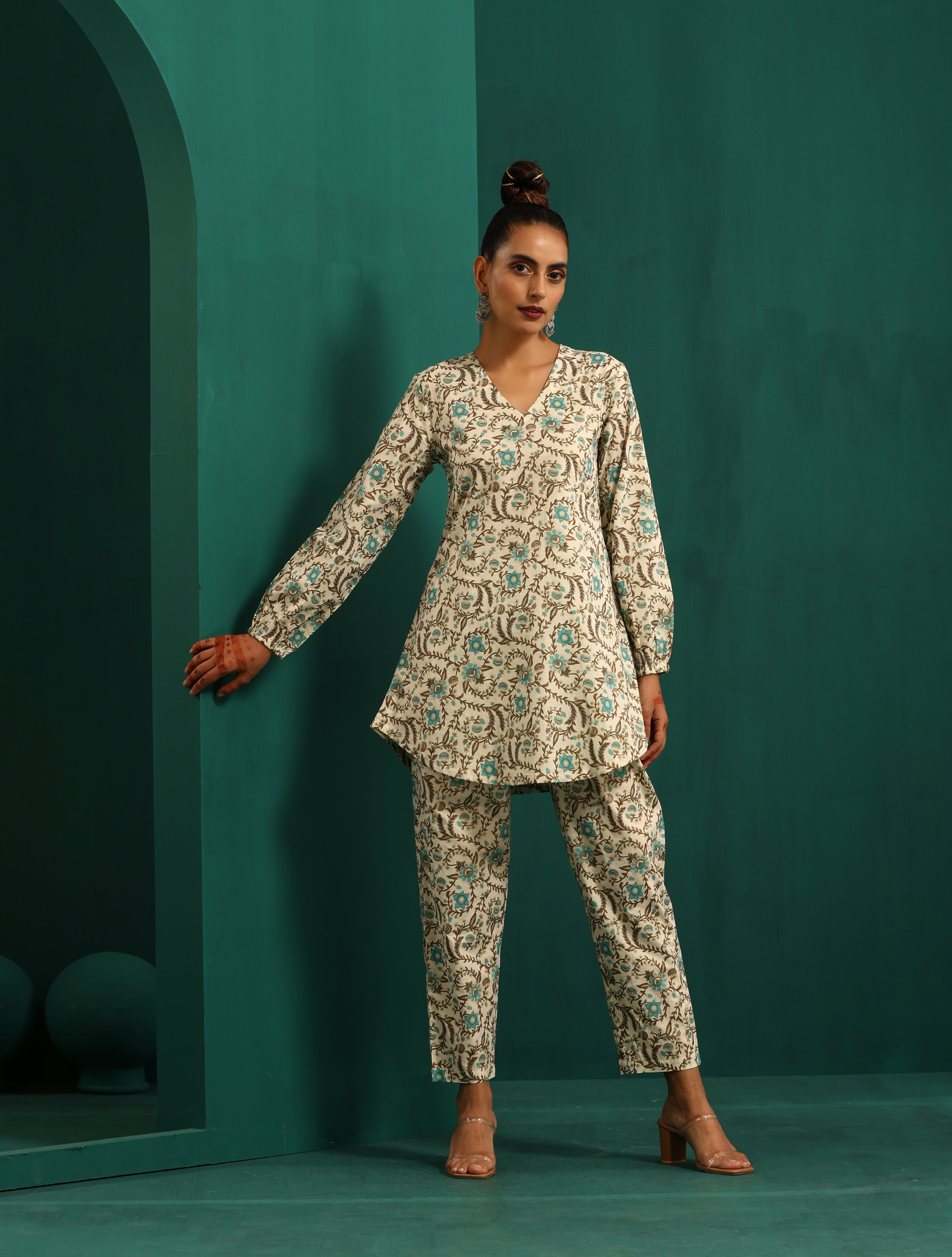 trueBrowns Teal Floral Cotton Printed Short Co-ord Set - Distacart