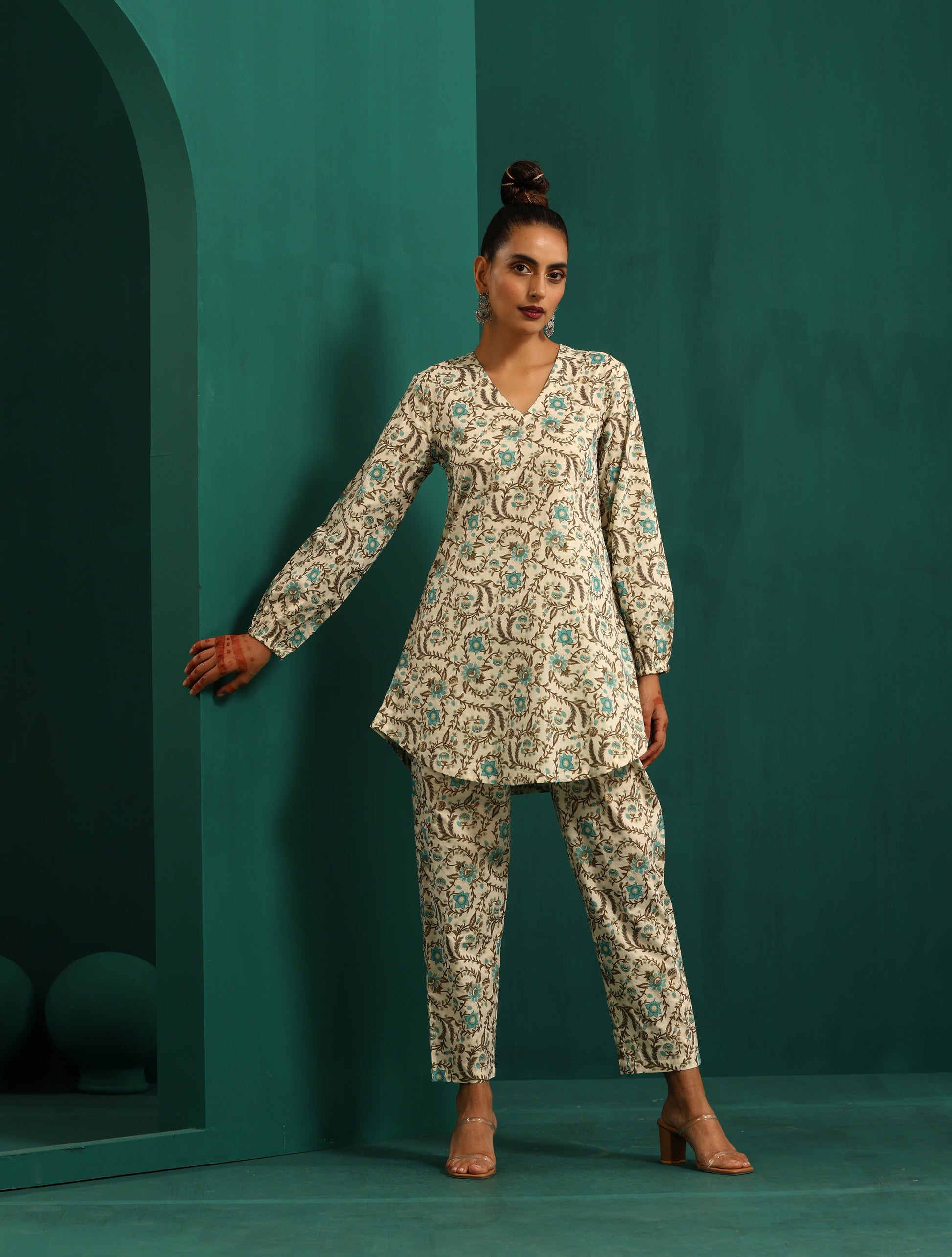 trueBrowns Teal Floral Cotton Printed Short Co-ord Set - Distacart