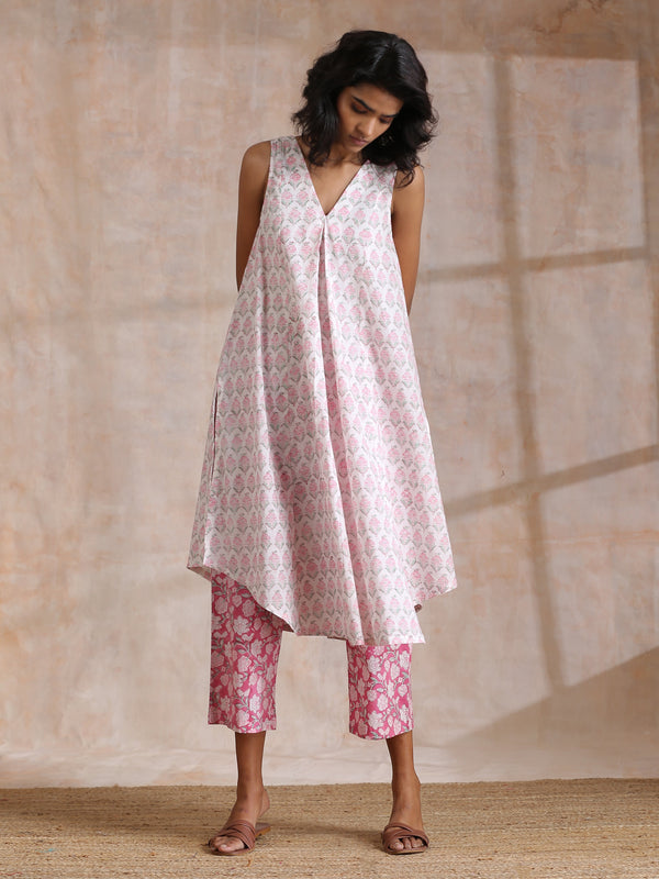 trueBrowns Pink Green Floral On White Block Print Cotton Sleeveless Flared Kurta Pant Set - Distacart