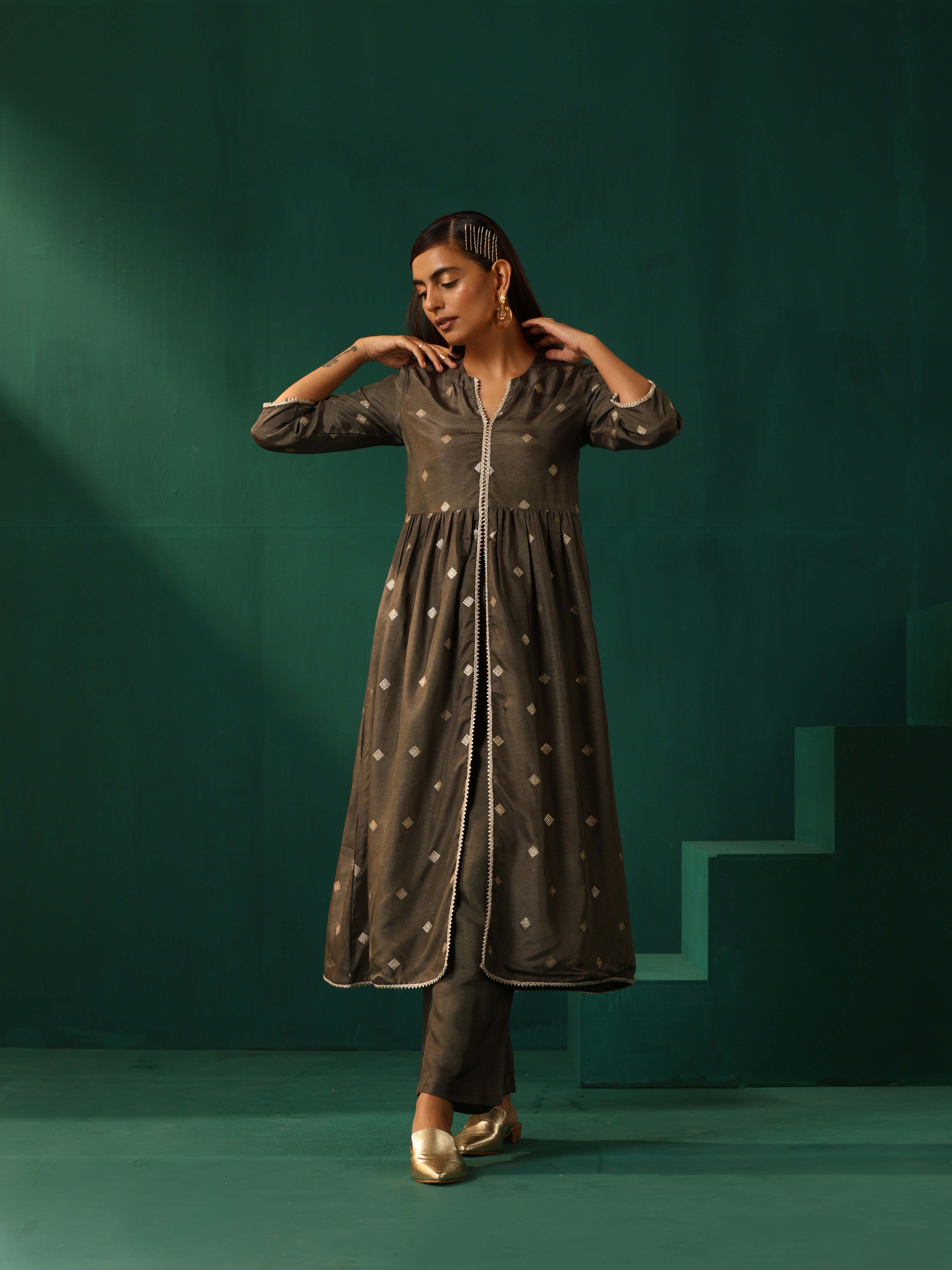 trueBrowns Grey Diamond Viscose Silk Front Slit Kurta Pant Set - Distacart
