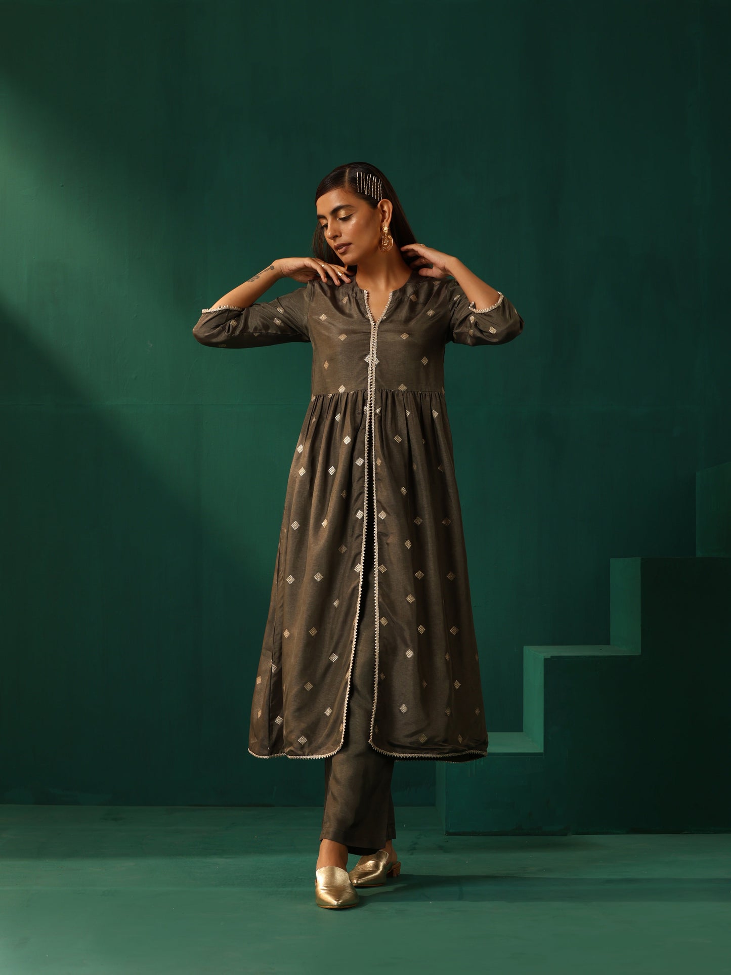 trueBrowns Grey Diamond Viscose Silk Front Slit Kurta Pant Set - Distacart