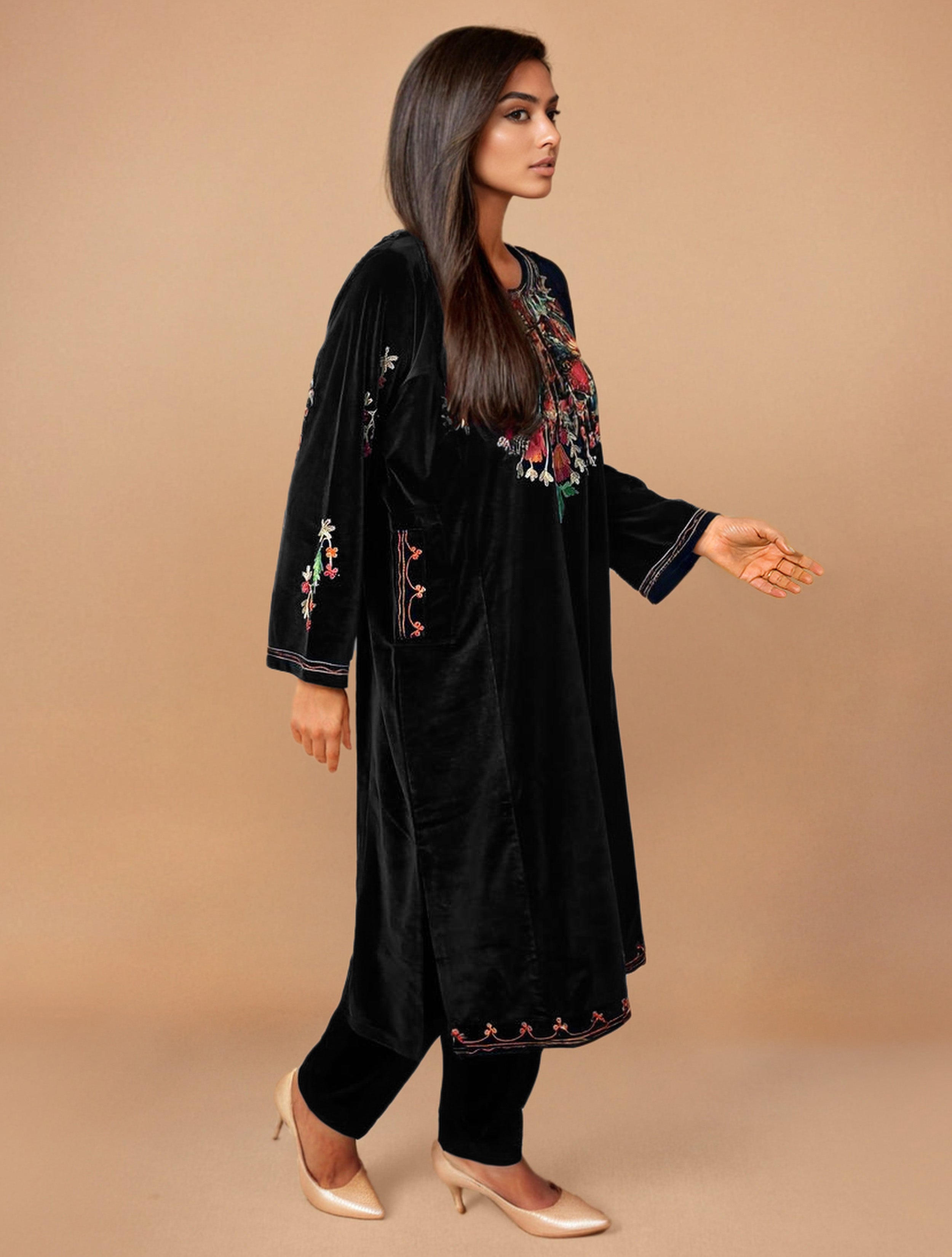 trueBrowns Black Velvet Embroidered Kurta Set - Distacart