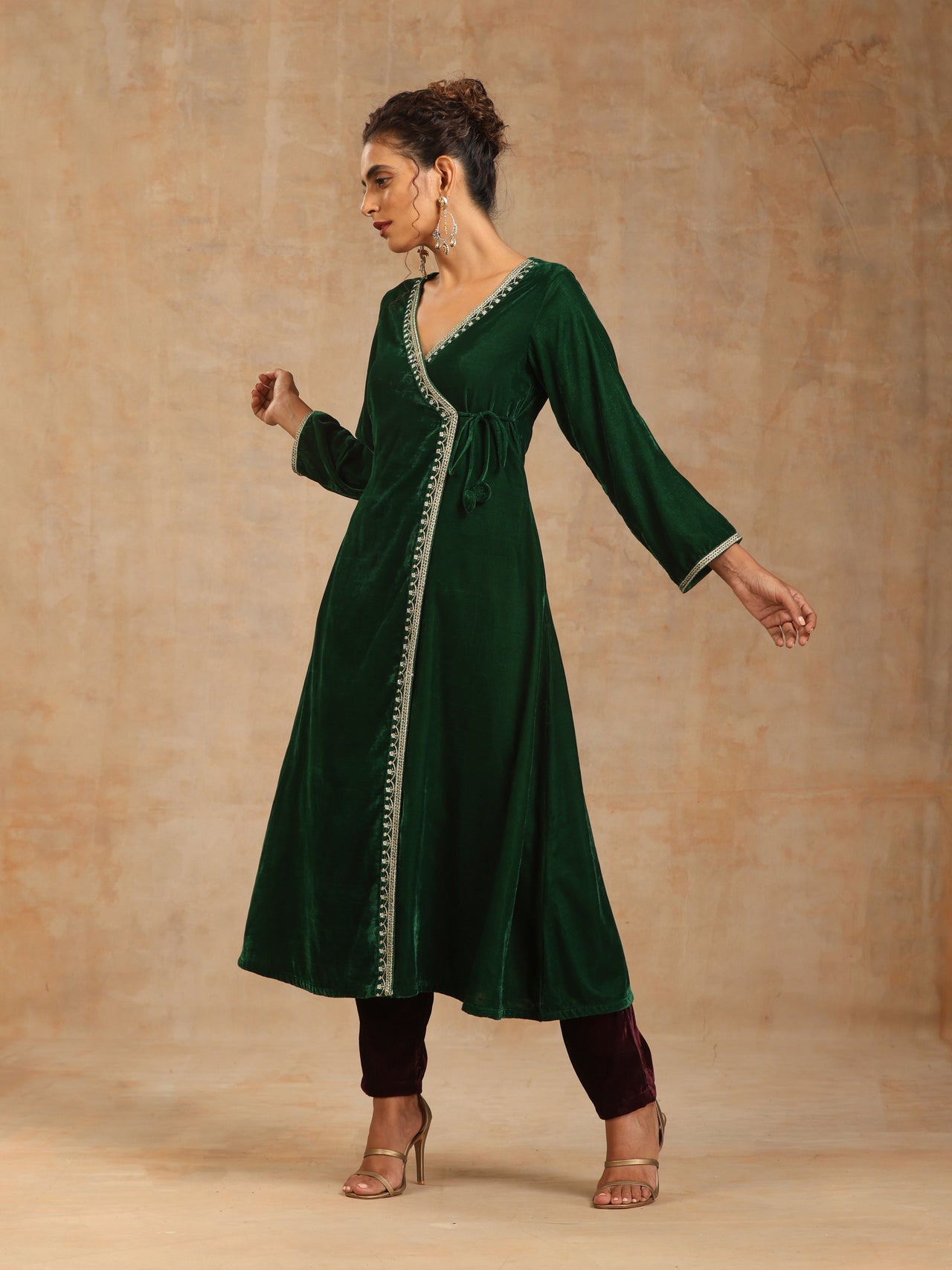 trueBrowns Green Velvet Embroidered Angrakha Kurta - Distacart