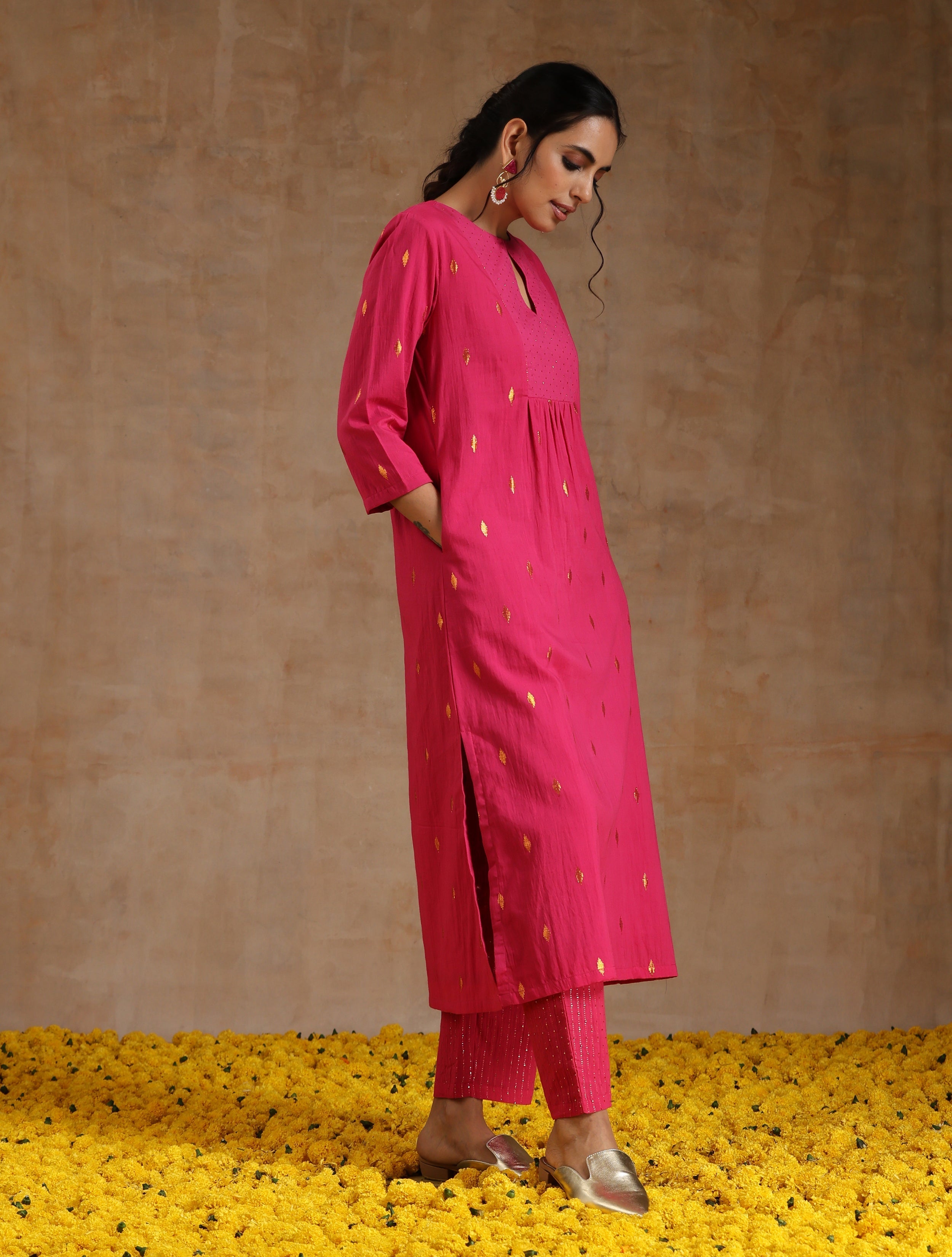 trueBrowns Pink Gold Cotton Yoke Kurta Set - Distacart