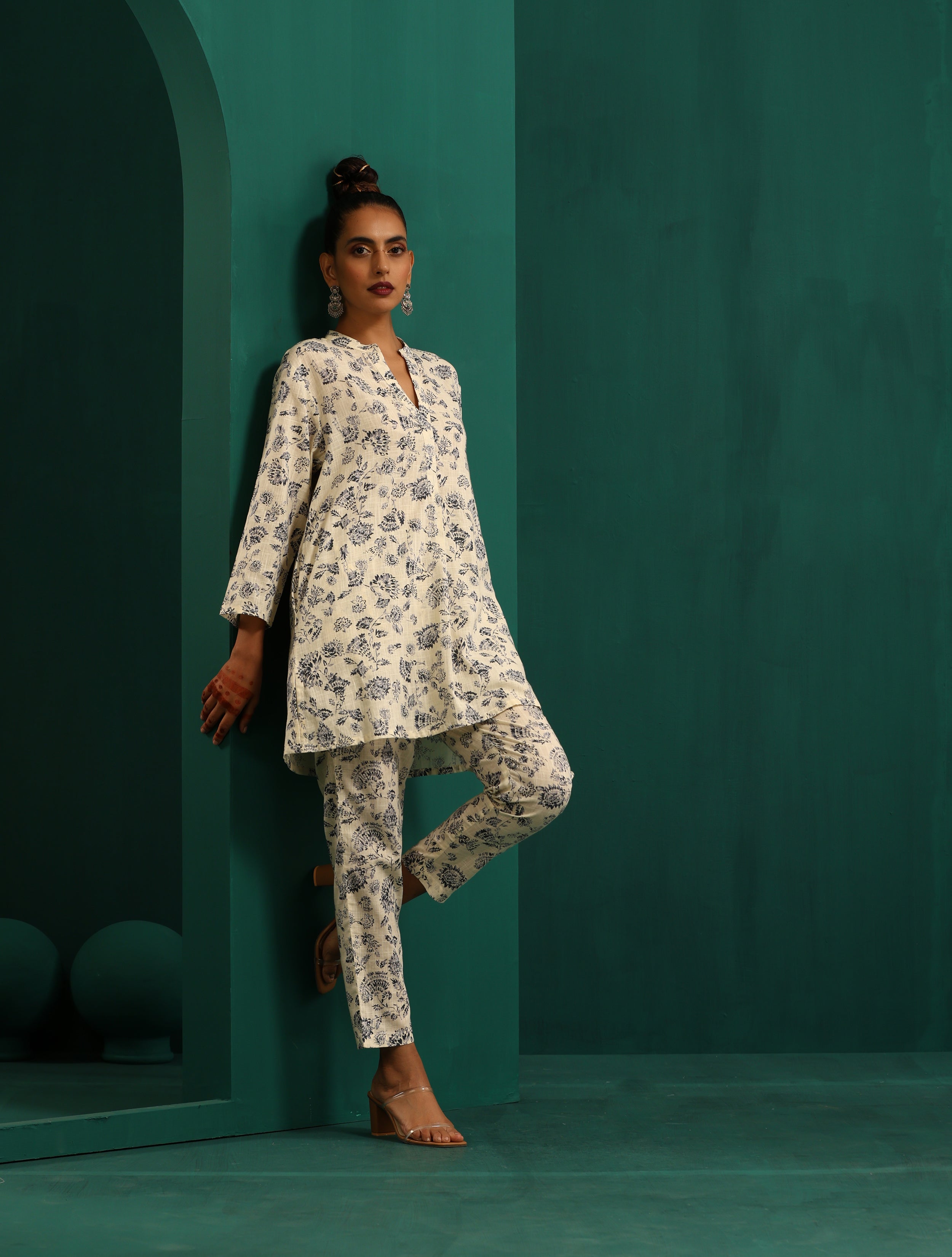 trueBrowns Blue Floral Cotton Printed Relaxed Co-ord Set - Distacart