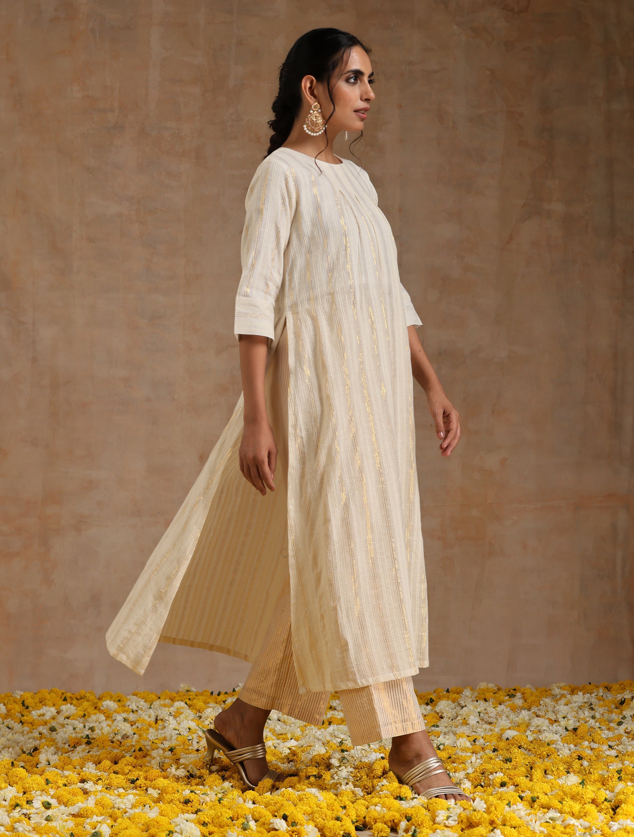 trueBrowns Ivory Gold Cotton Neck Pleat Kurta Set - Distacart