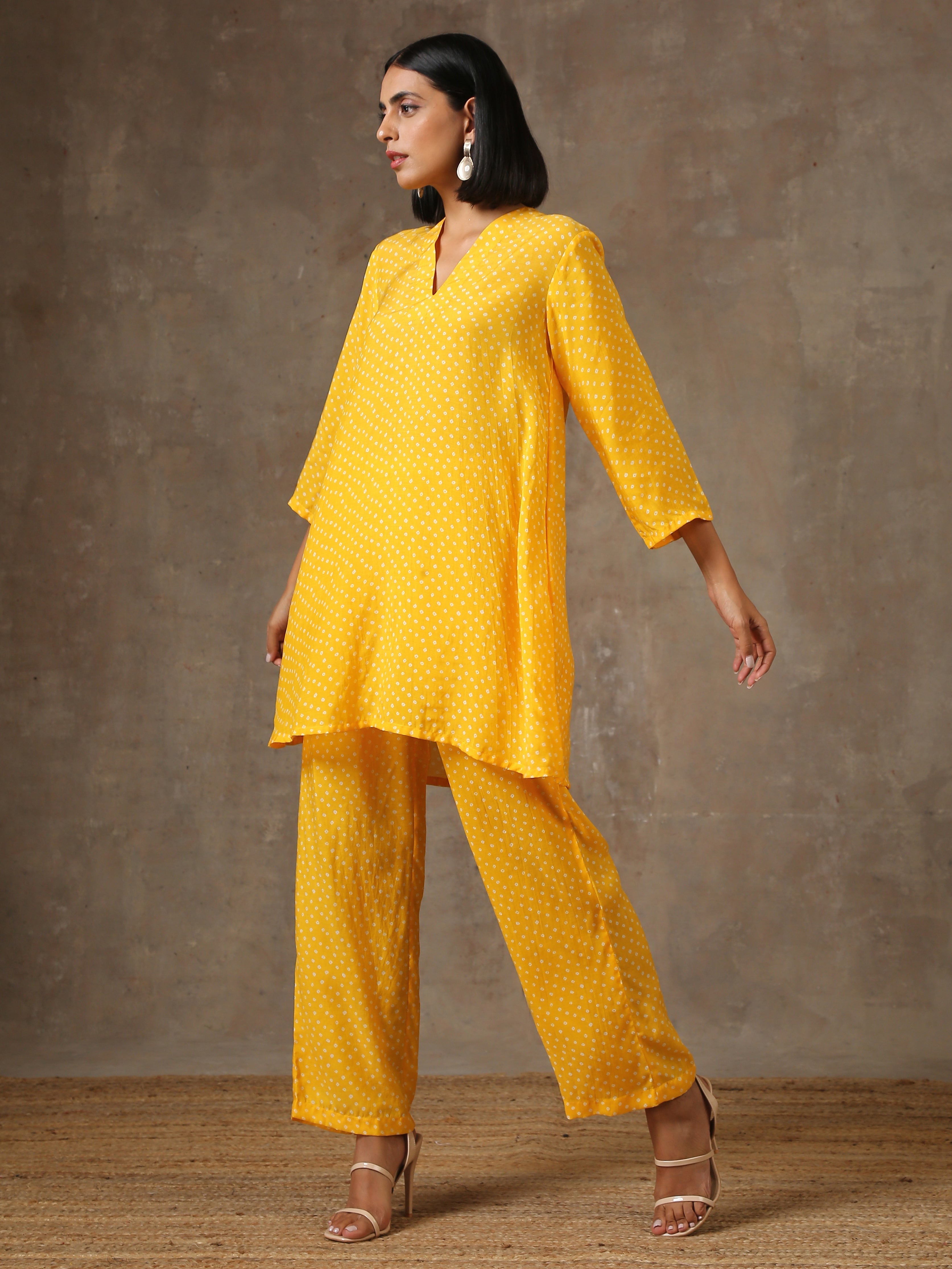trueBrowns Yellow Bandhani Flare Printed Silk Co-Ord Set | Relove