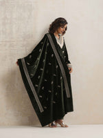 Thumbnail for trueBrowns Green Velvet Floral Embroidered Kurta Pant Dupatta Set - Distacart