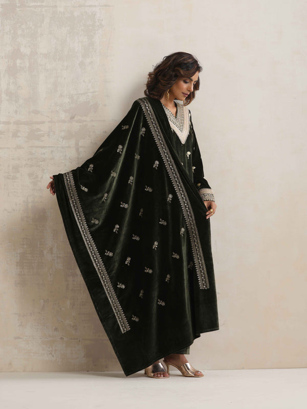 trueBrowns Green Velvet Floral Embroidered Kurta Pant Dupatta Set - Distacart