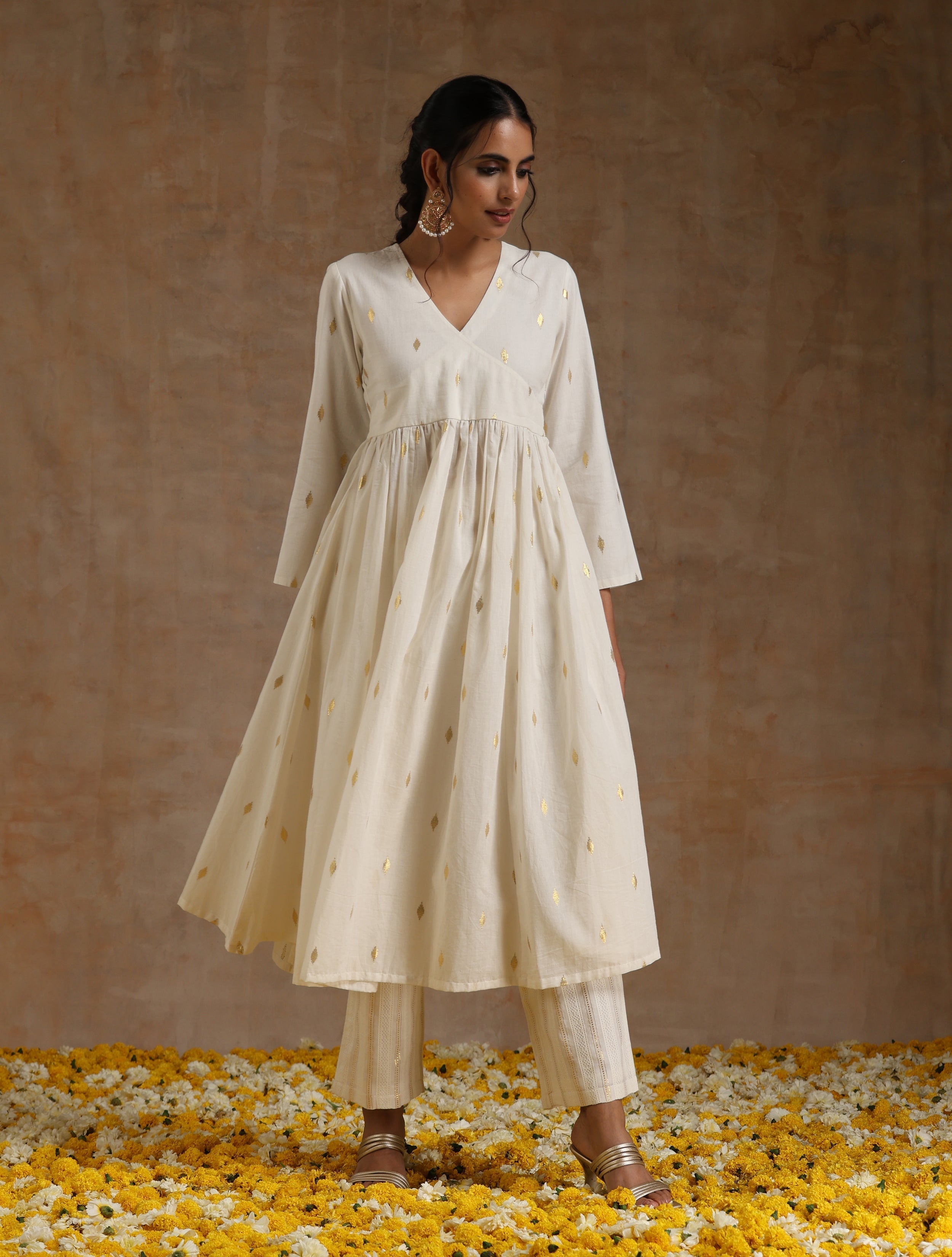 trueBrowns Ivory Gold Cotton Kalidar Kurta Set - Distacart