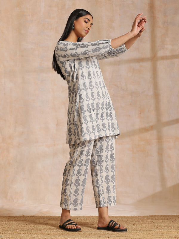 trueBrowns Grey Dabu Buta Print Cotton V-Square Neck Co-Ord Set - Distacart