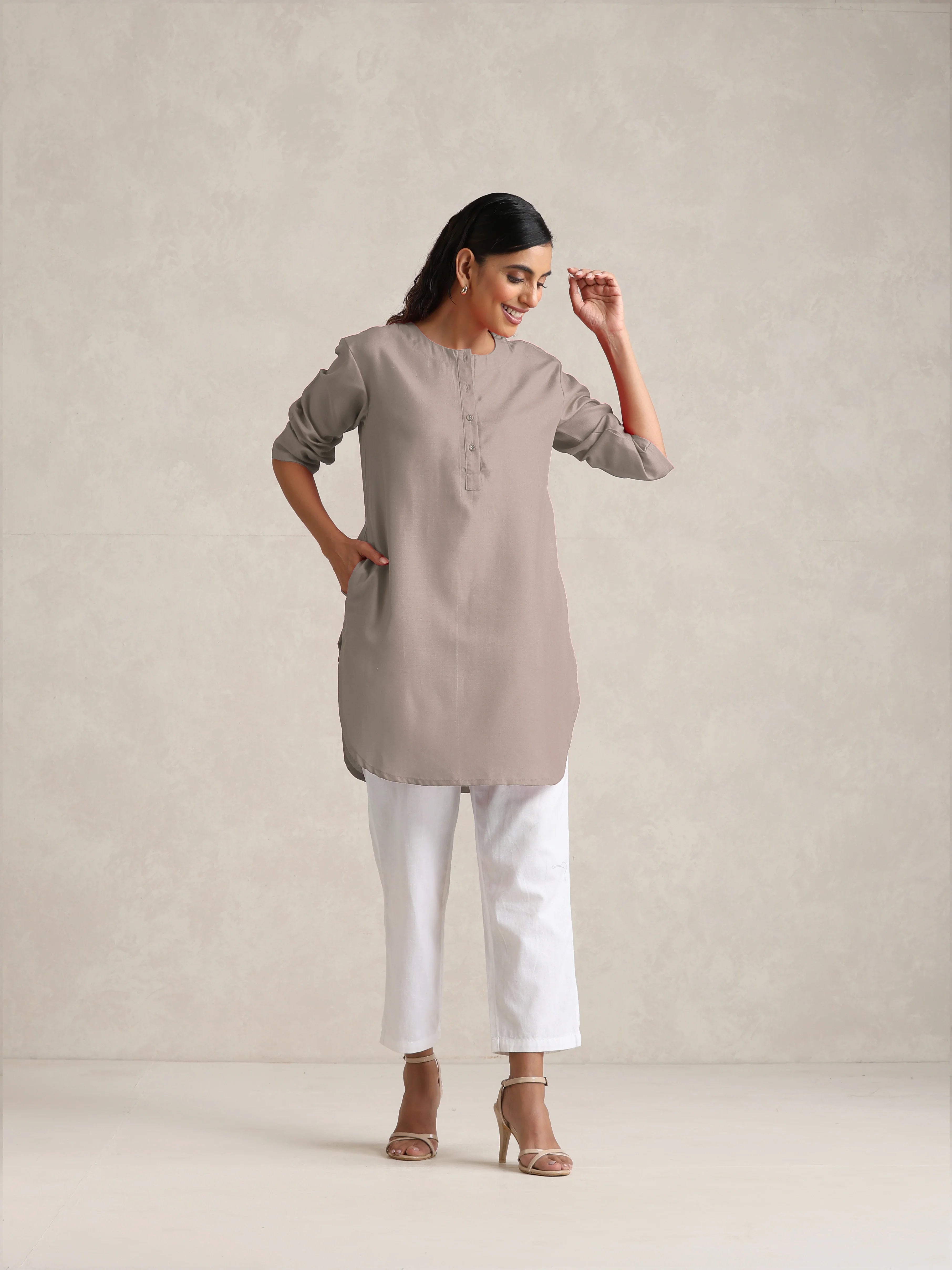 trueBrowns Light Grey Cotton Blend Short Kurta - Distacart