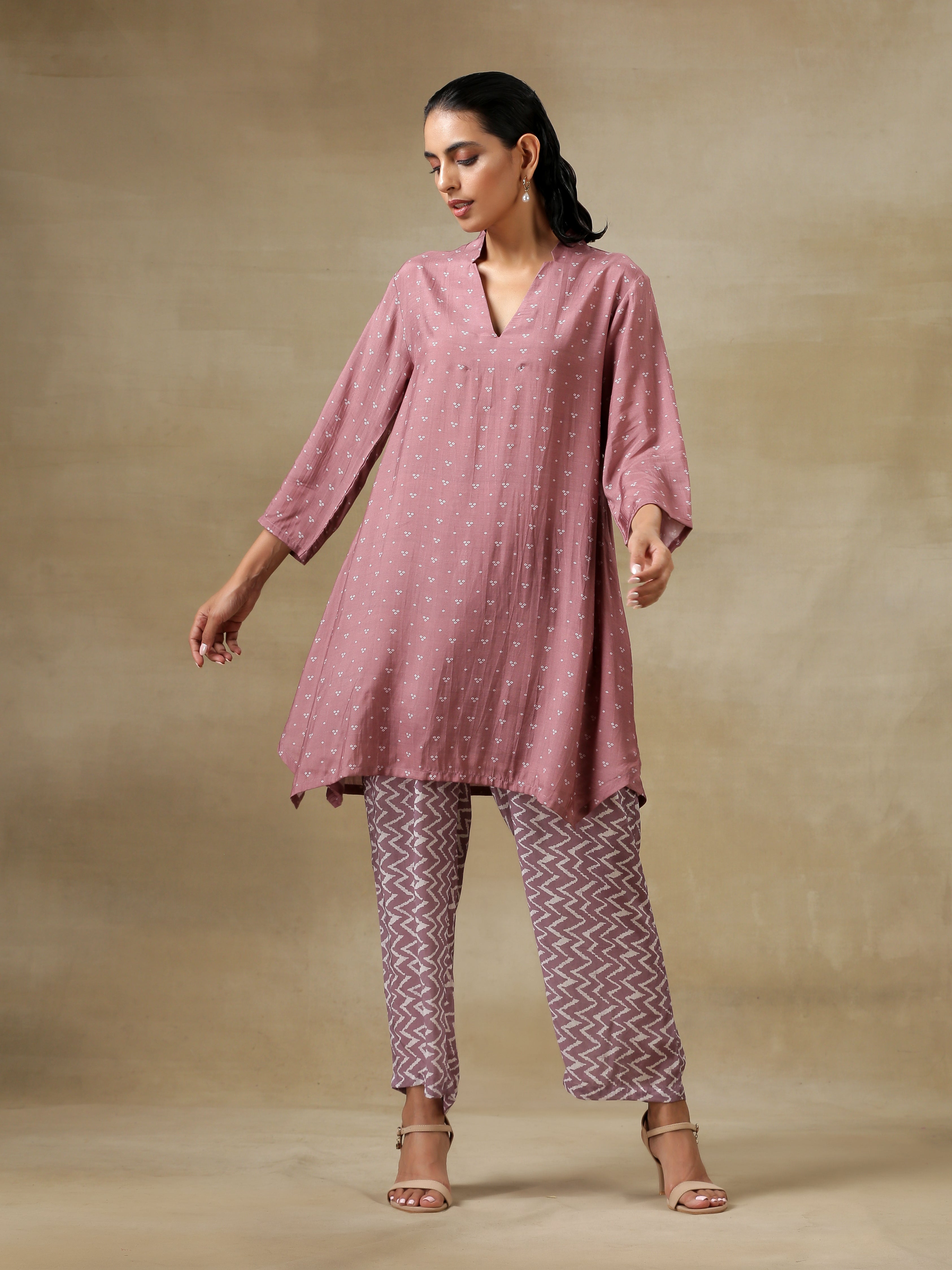 trueBrowns Dark Mauve Bandhani Printed Silk Collared Co-Ord Set - Distacart