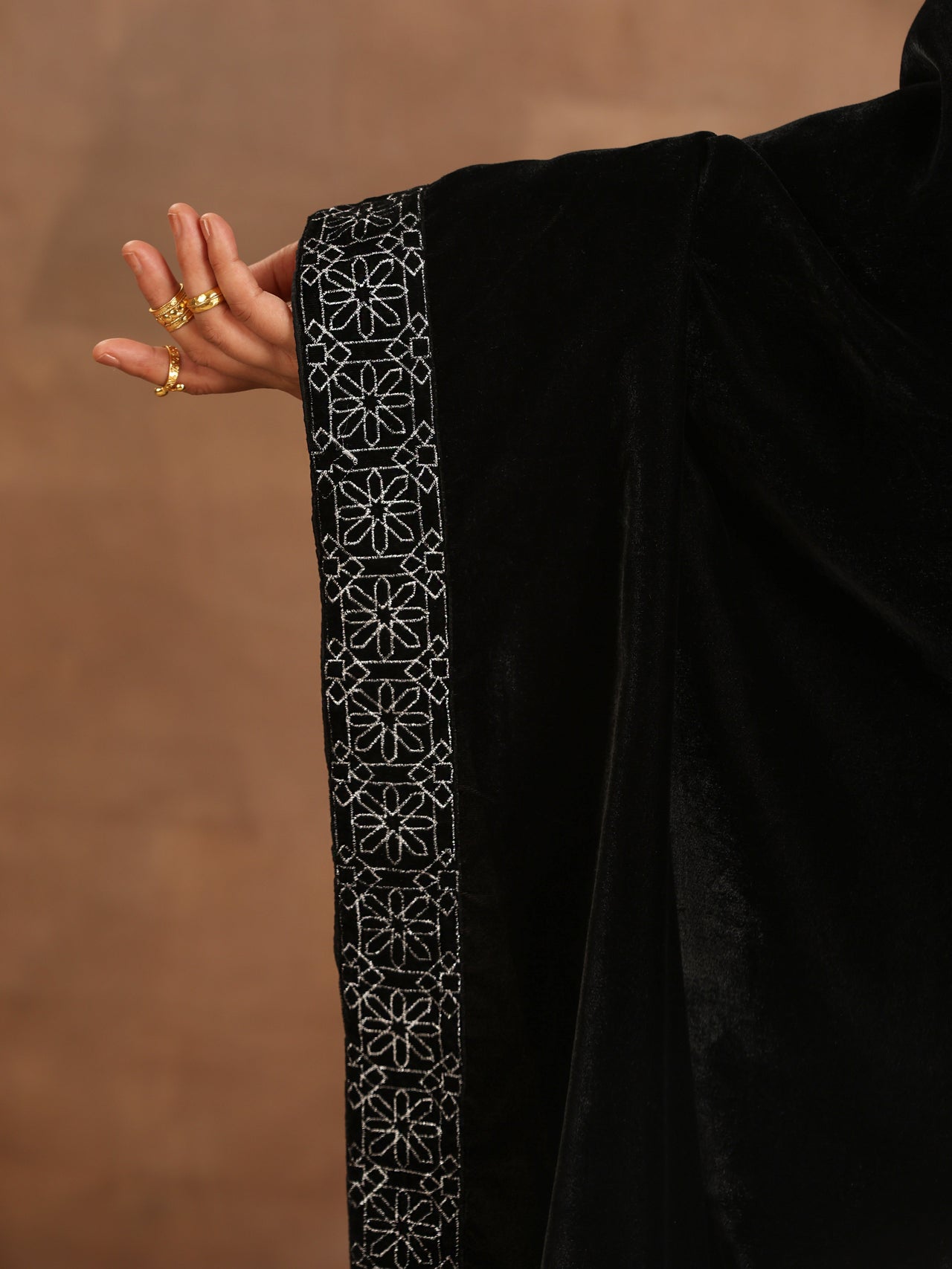 trueBrowns Black Velvet Embroidered Shawl - Distacart