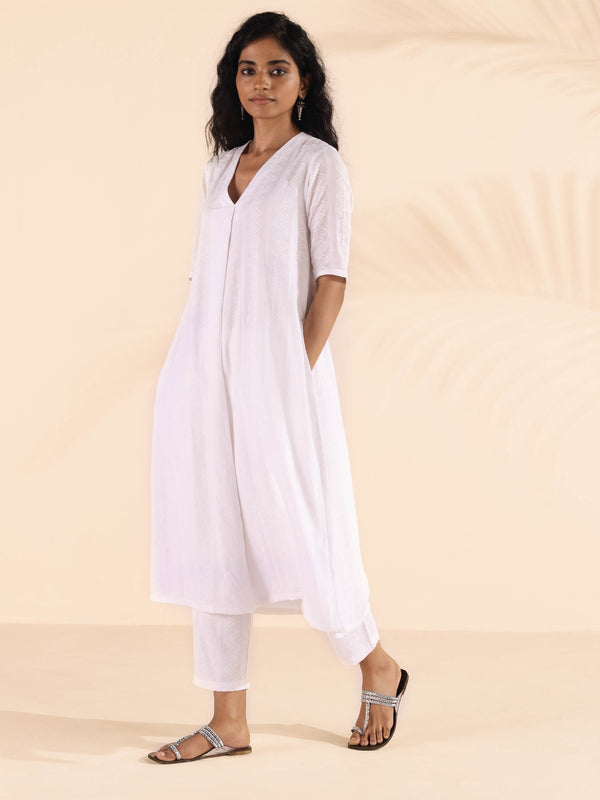 trueBrowns White Cotton Dobby V-Neck Kurta Pant Set - Distacart
