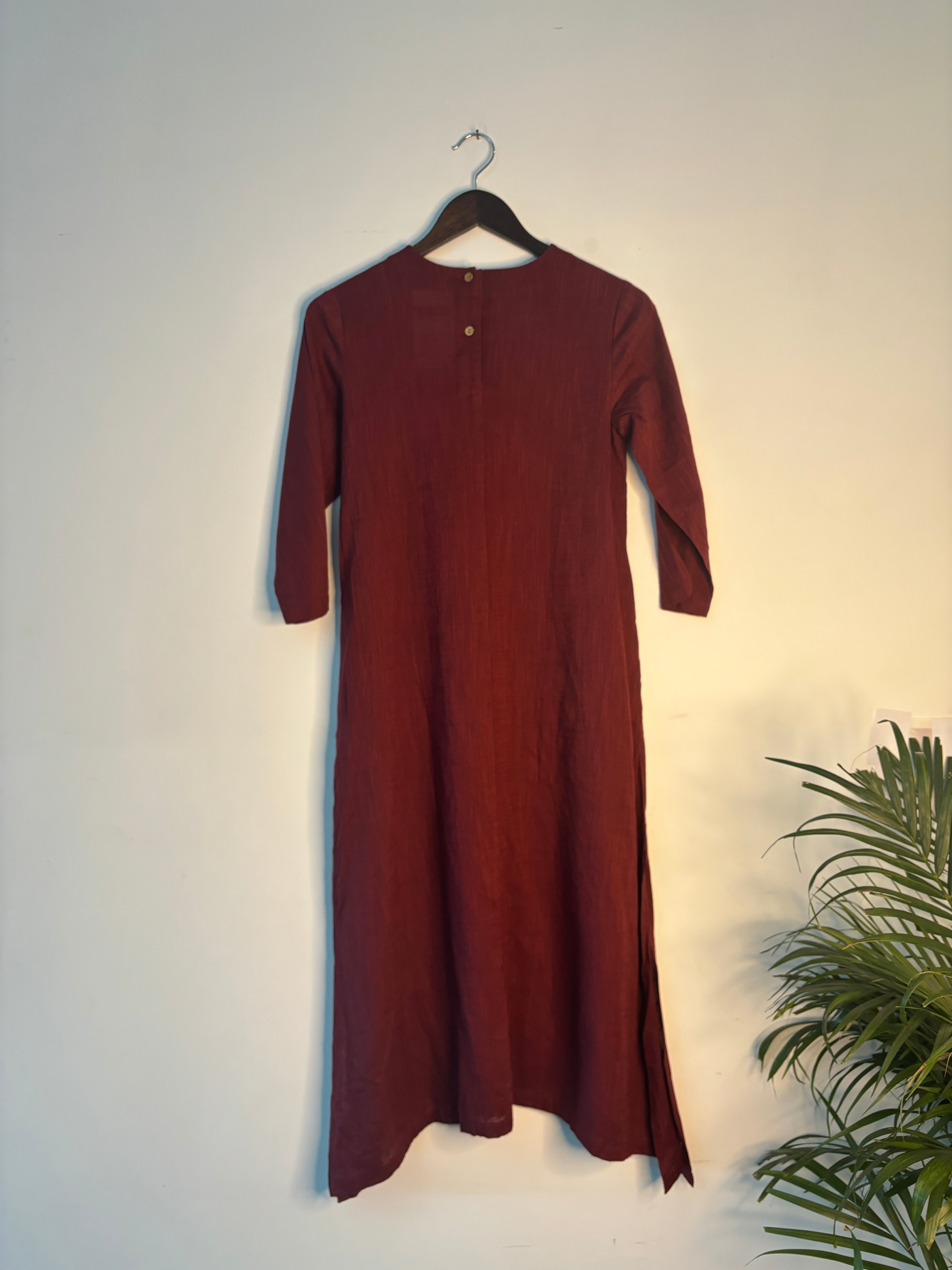 trueBrowns Maroon Slub Straight Kurta - Distacart