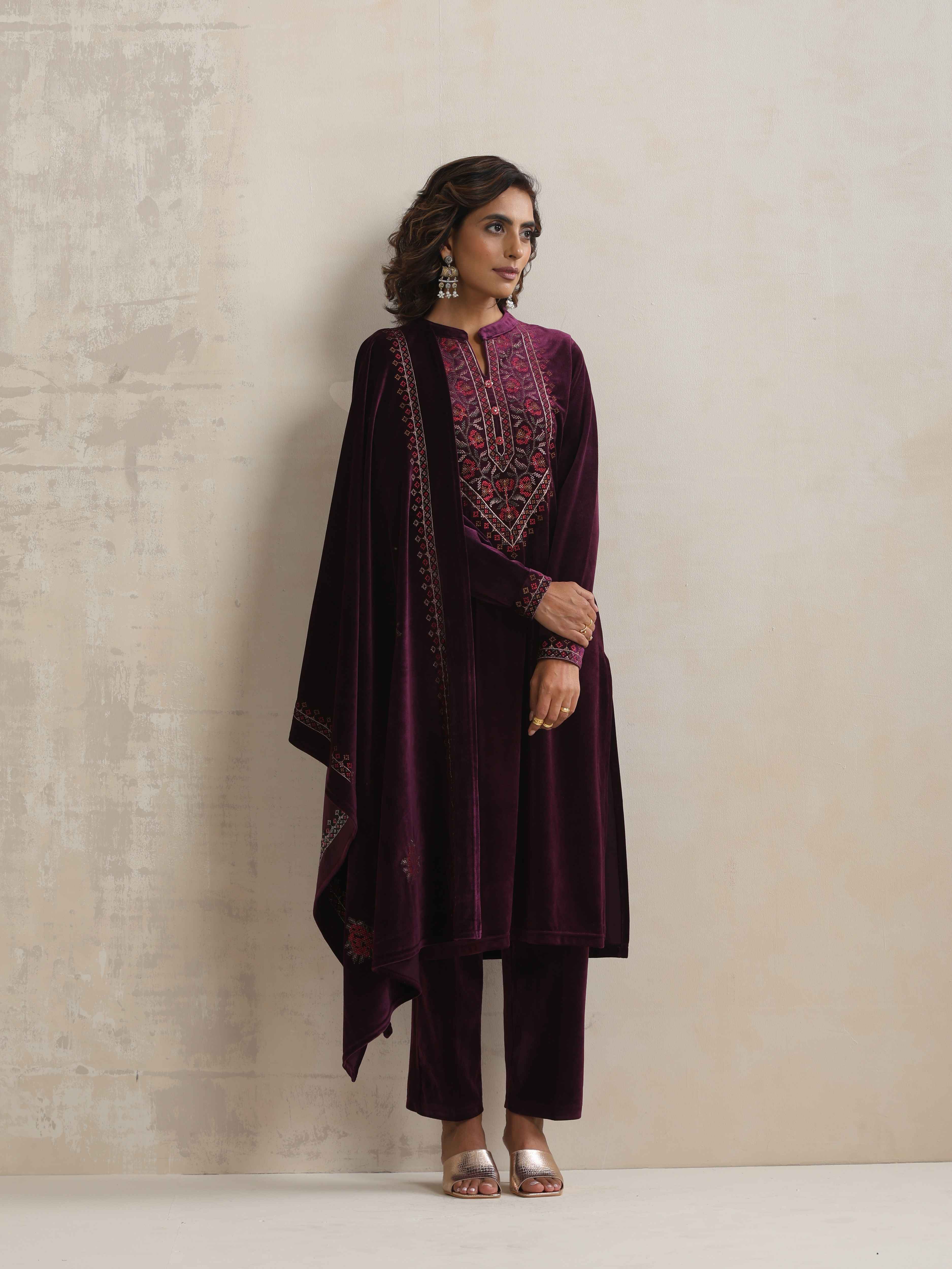 trueBrowns Purple Velvet Floral Embroidered Kurta Pant Dupatta Set - Distacart