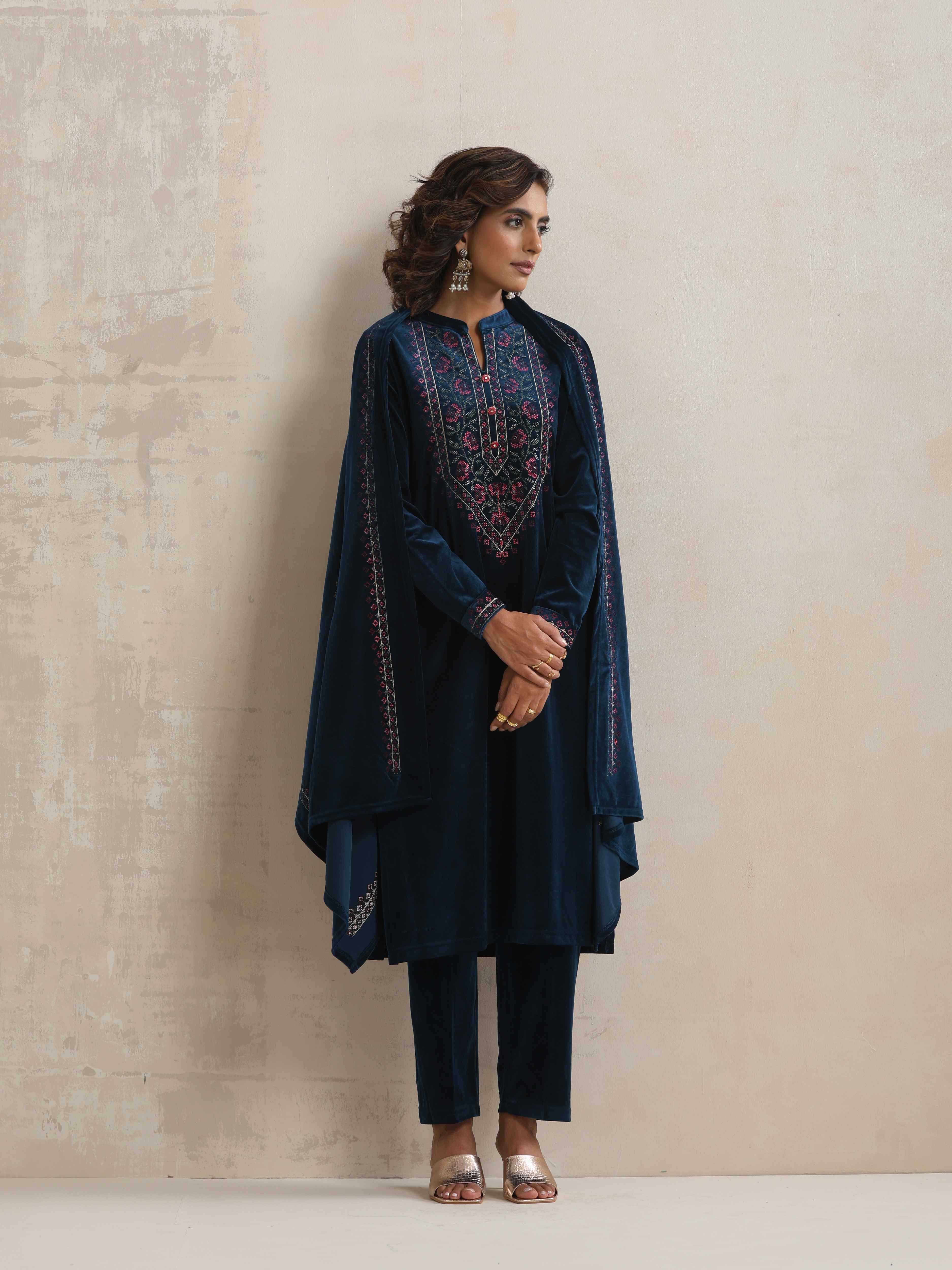 trueBrowns Blue Velvet Floral Embroidered Kurta Pant Dupatta Set - Distacart