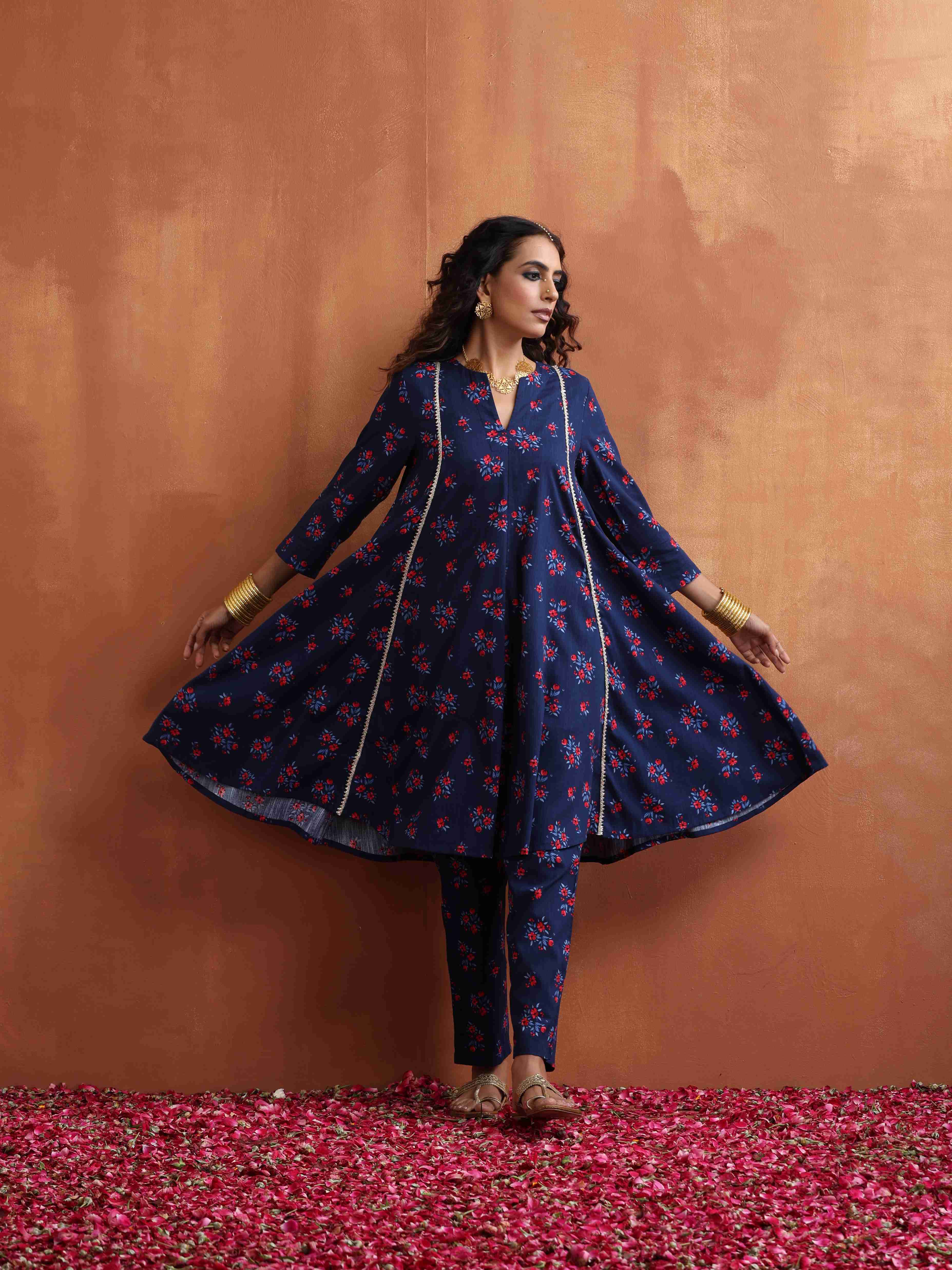 trueBrowns Blue Floral Print Flared Anarkali Kurta Co-ord Set - Distacart