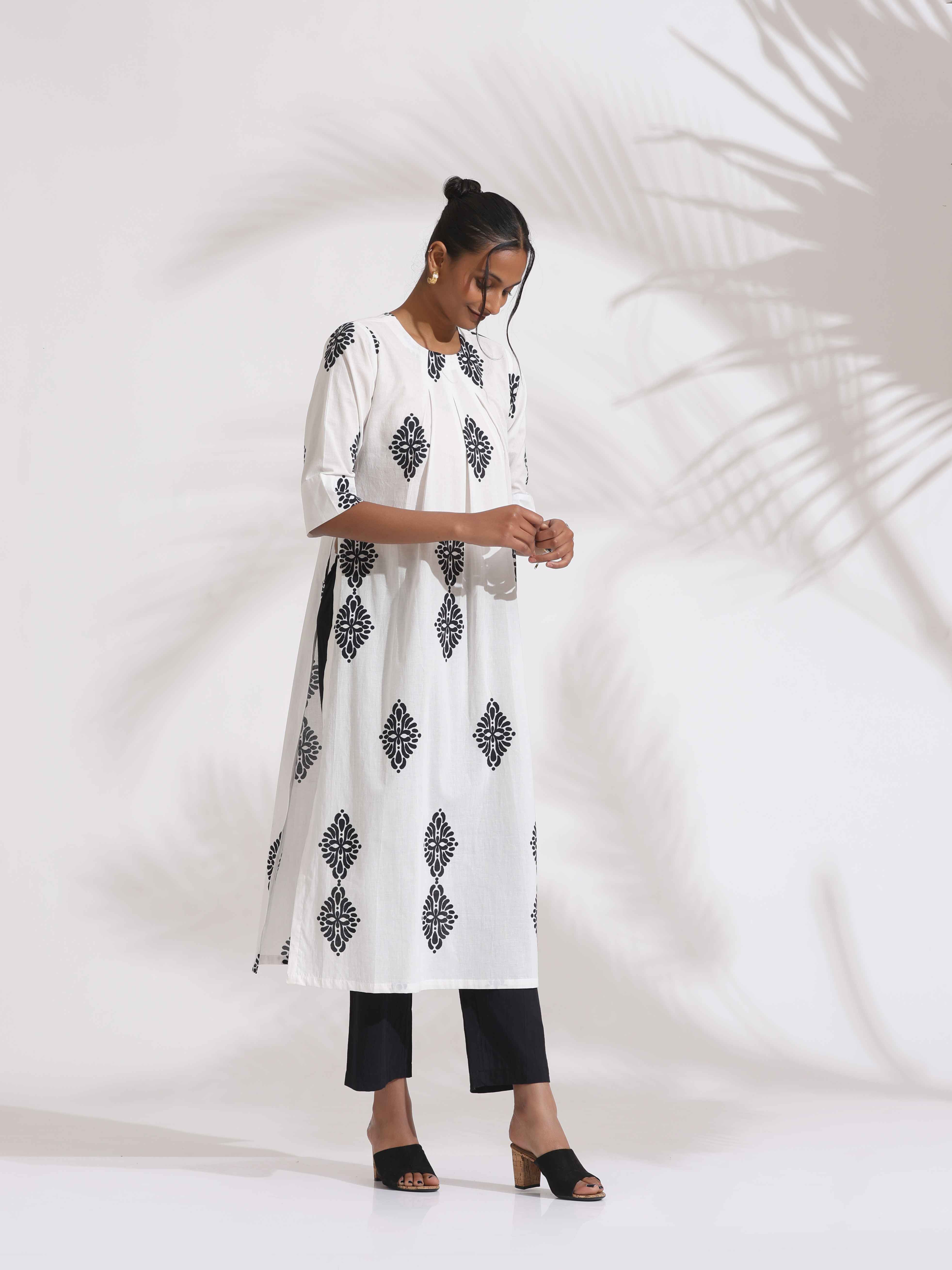 trueBrowns White Cotton Print Pleated Kurta Set - Distacart