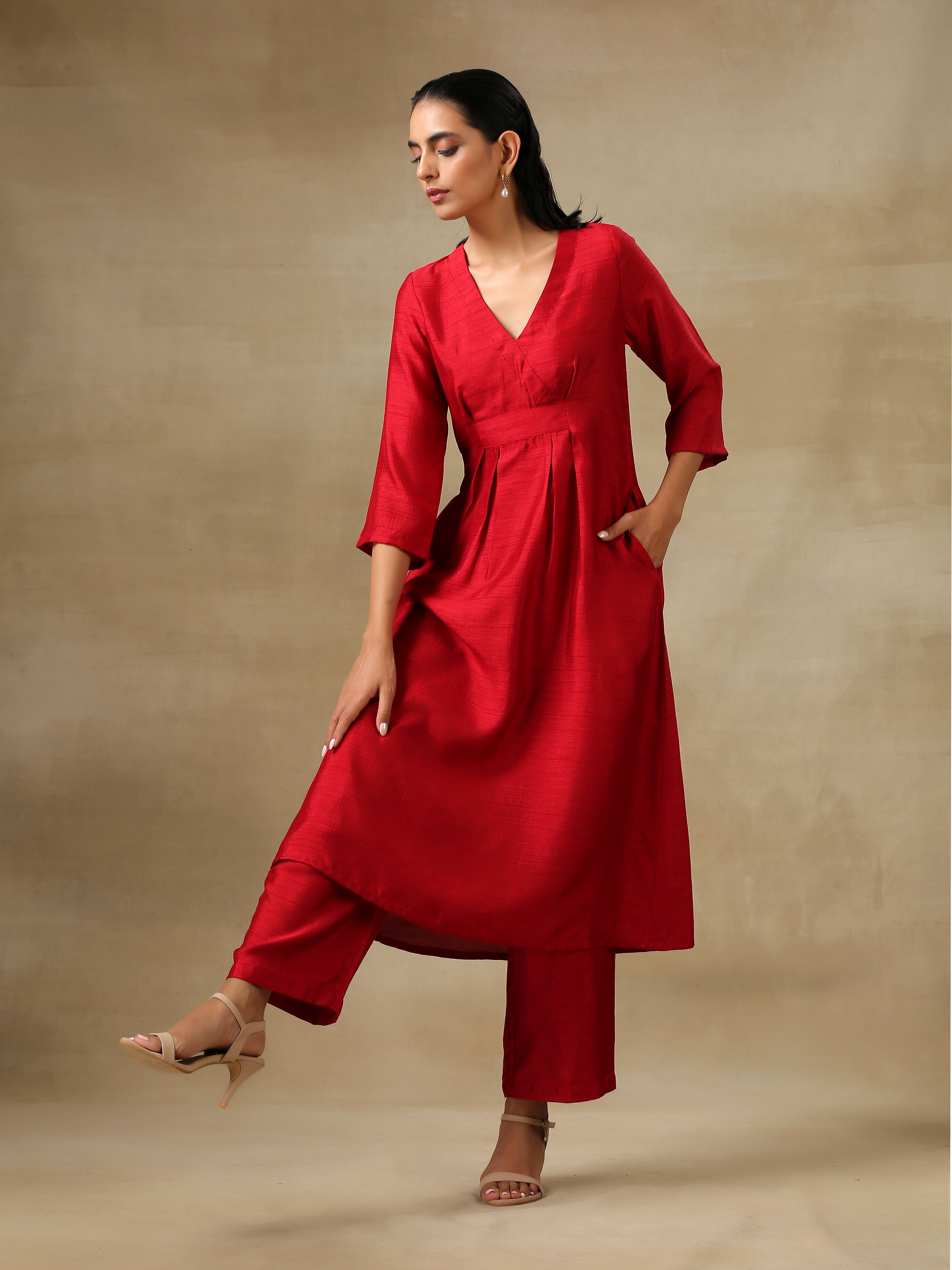 trueBrowns Maroon Textured Silk Overlap Pleat Kurta Pant Set - Distacart