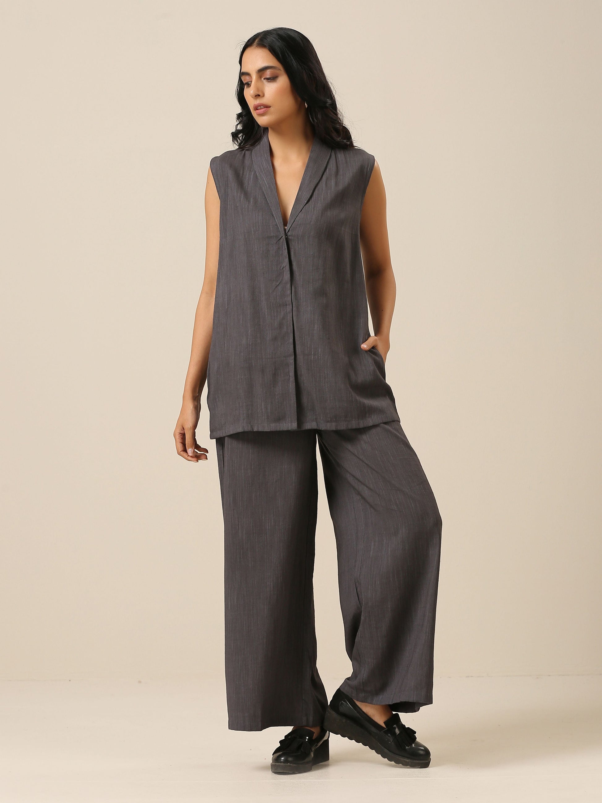 trueBrowns Slate Grey Slub Texture Sleevesless Jacket Pant Set - Distacart