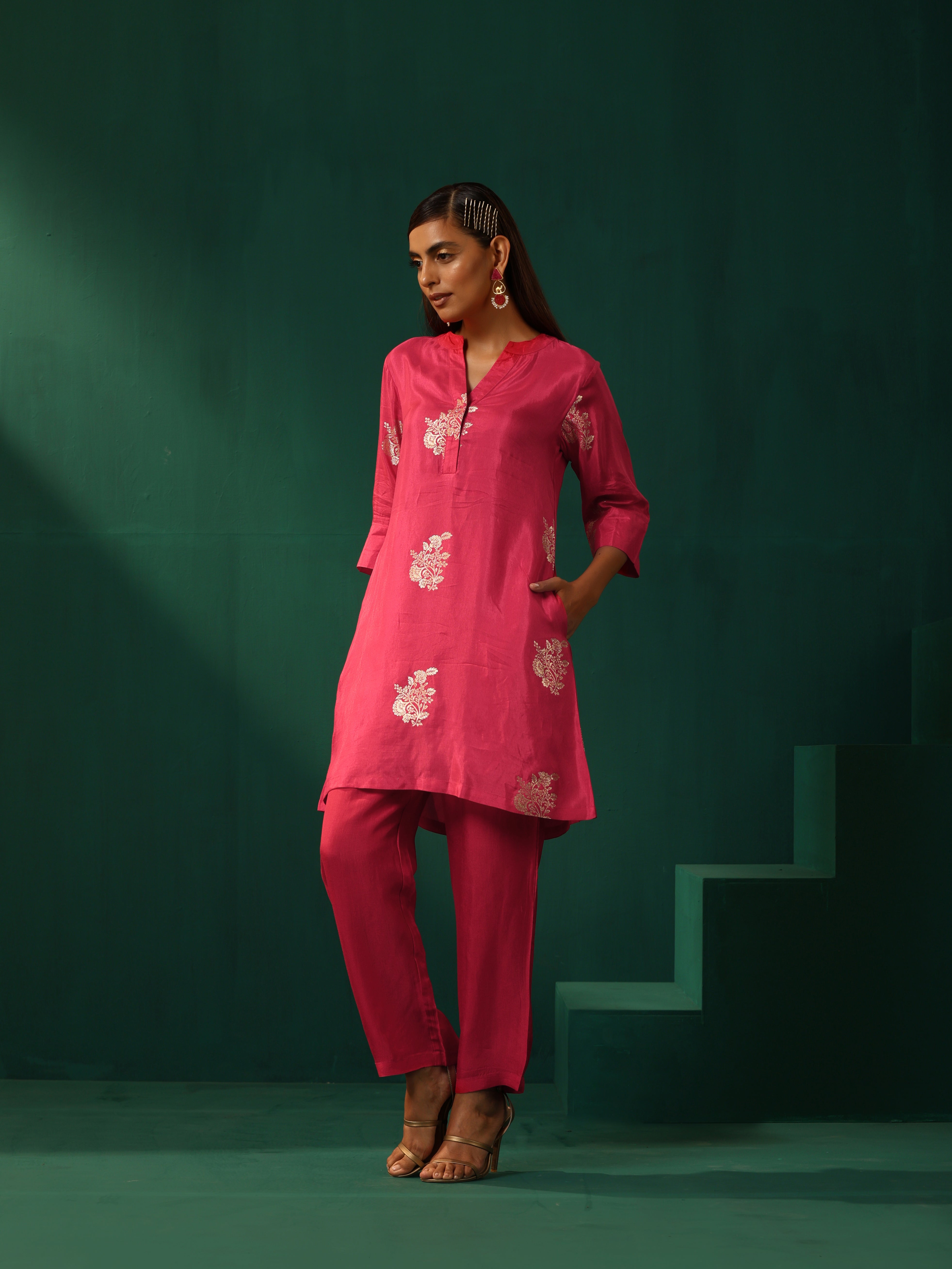 trueBrowns Pink Floral Viscose Silk Round Neck Co-ord Set - Distacart