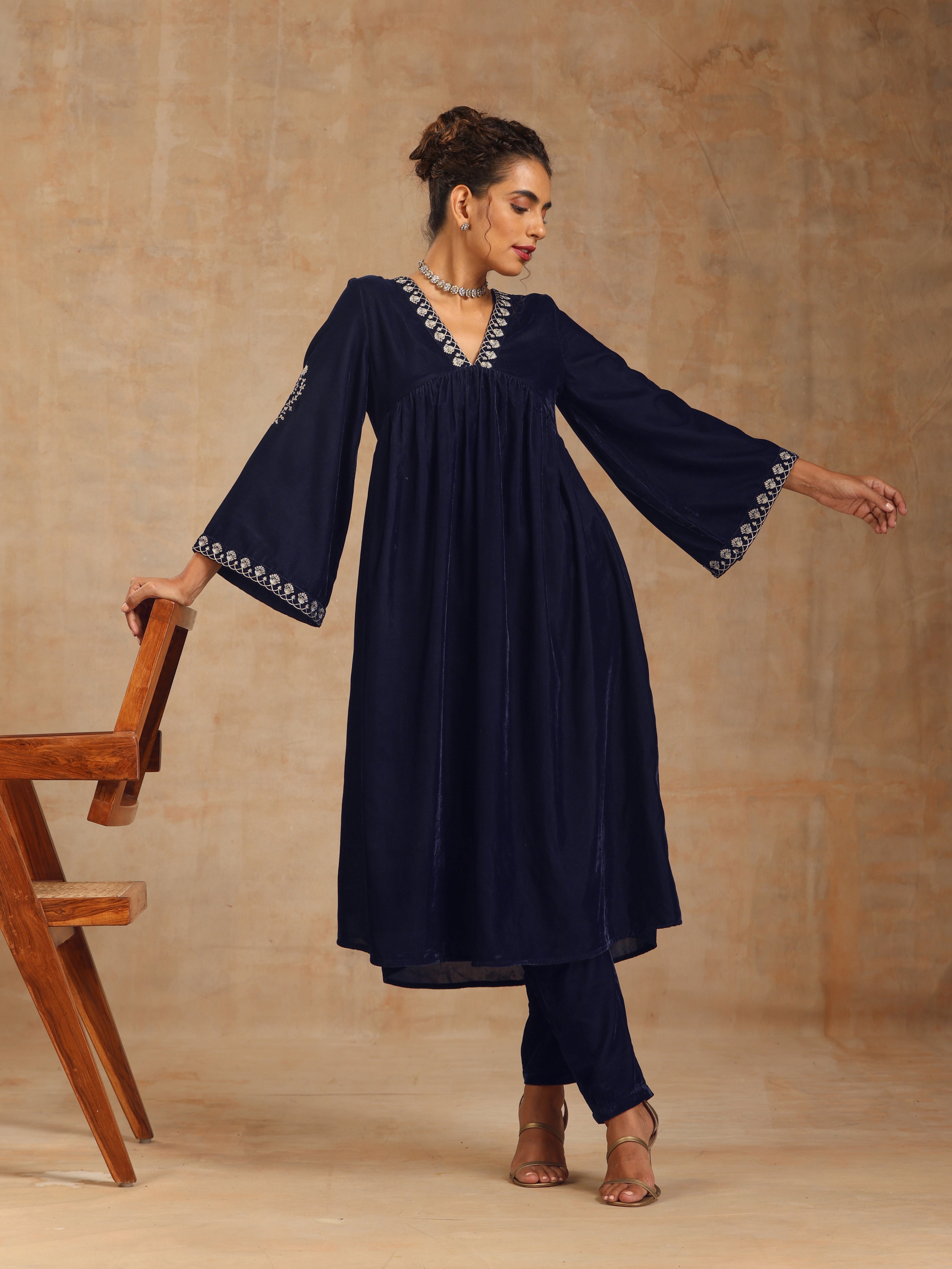 trueBrowns Midnight Blue Velvet Embroidered Kurta - Distacart