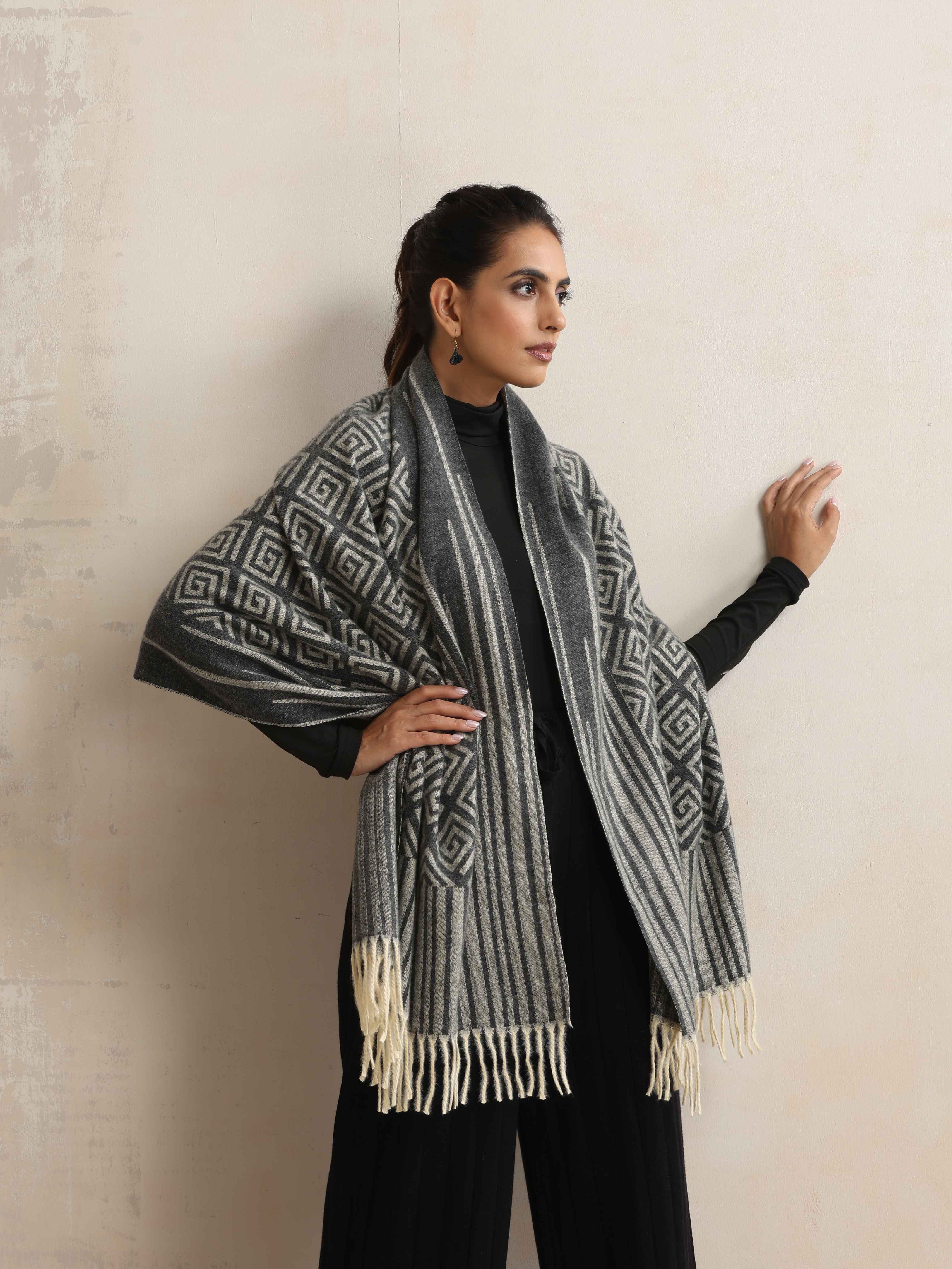 trueBrowns Charcoal Geometric Woollen Stole - Distacart