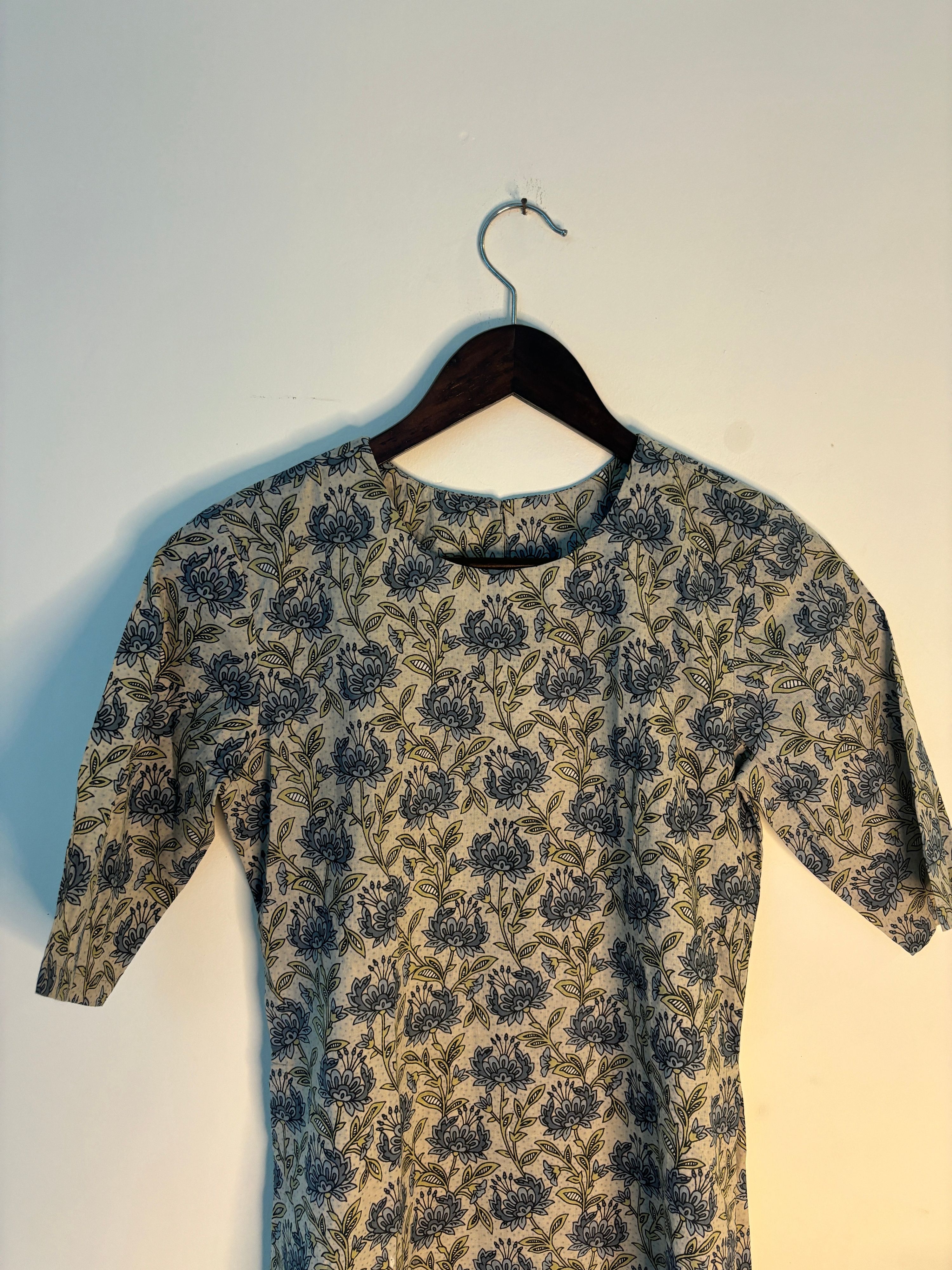 trueBrowns Blue Floral Print Kurta - Distacart