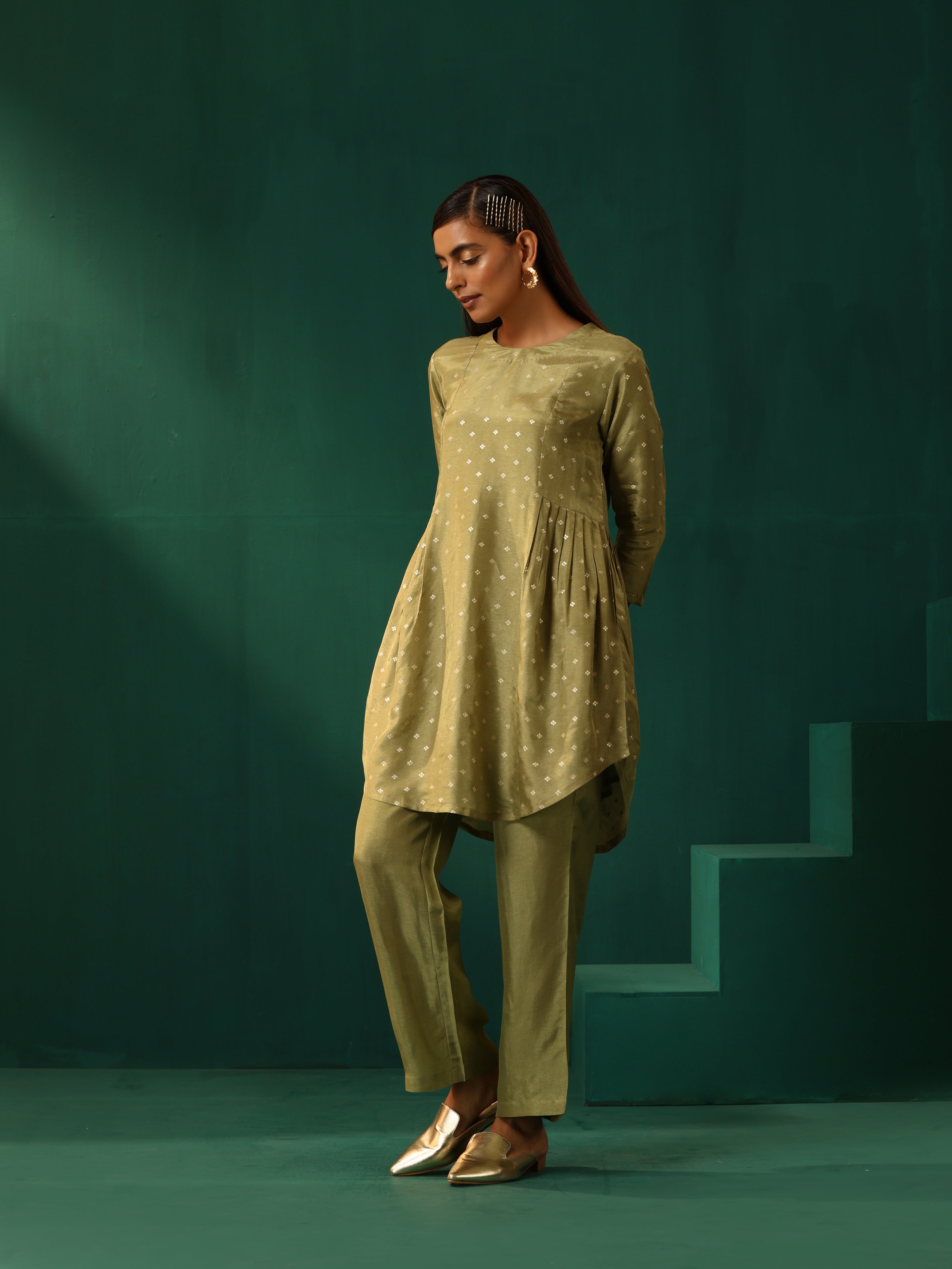 trueBrowns Green Square Viscose Silk Side Gathered Co-ord Set - Distacart