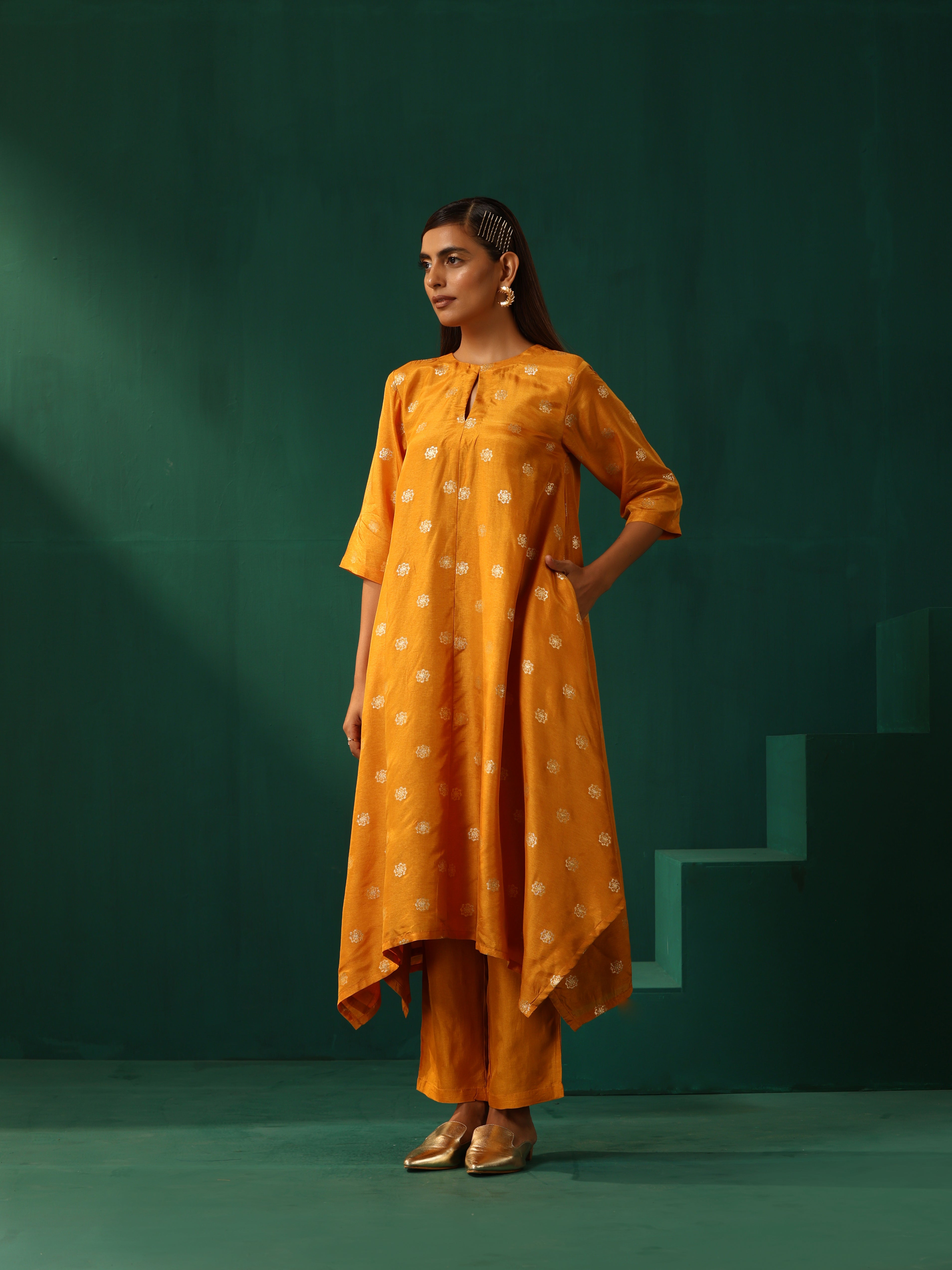trueBrowns Mustard Geometric Floral Viscose Silk Handkerchief Kurta Pant Set - Distacart
