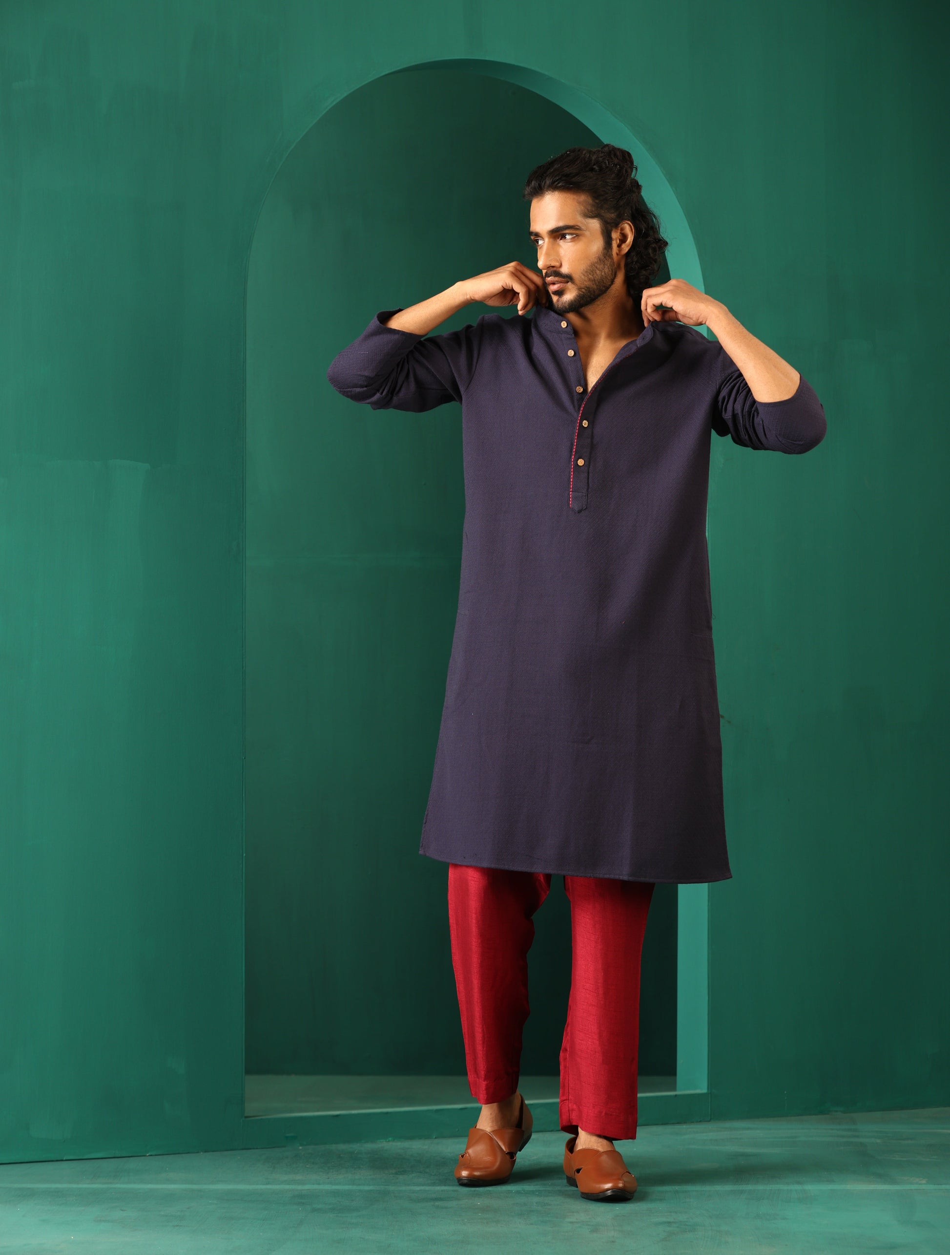 trueBrowns Men's Navy Dobby Textured Kurta - Distacart