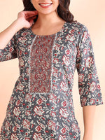 Thumbnail for Ode by House of Pataudi Thread Work Pure Cotton Straight Kurta with Trousers & Dupatta - Distacart