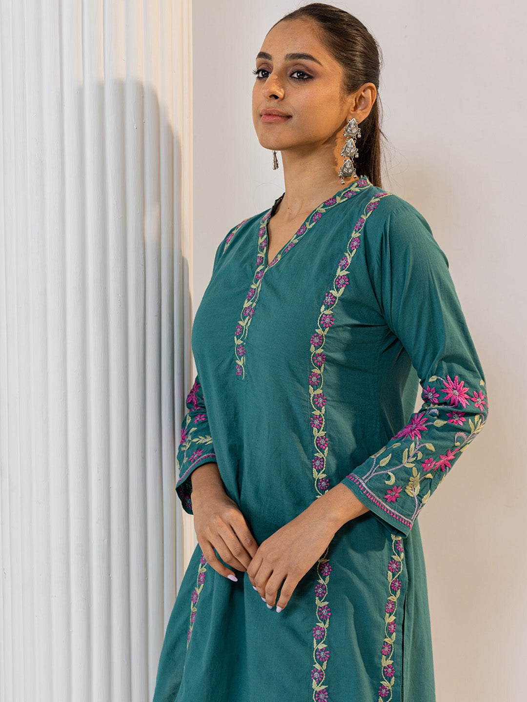 HOUSE OF KARI Floral Embroidered Regular Chikankari Kurta with Trousers - Distacart