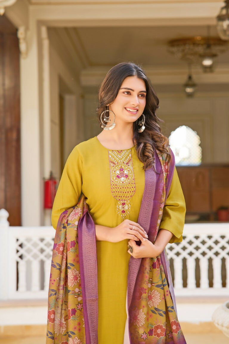 Nisha1005B
