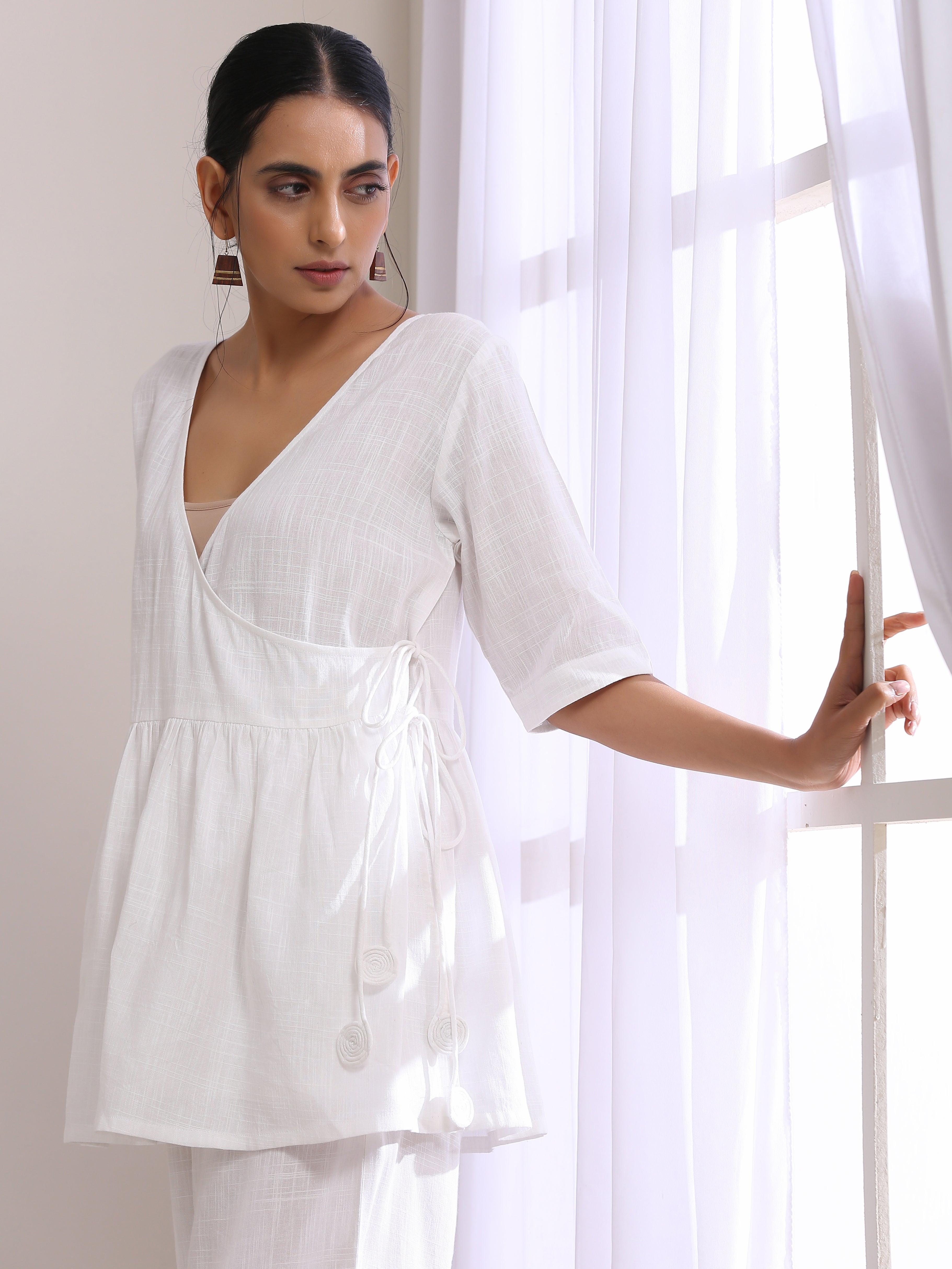 trueBrowns White Slub Texture Short Angrakha Co-Ord Set - Distacart