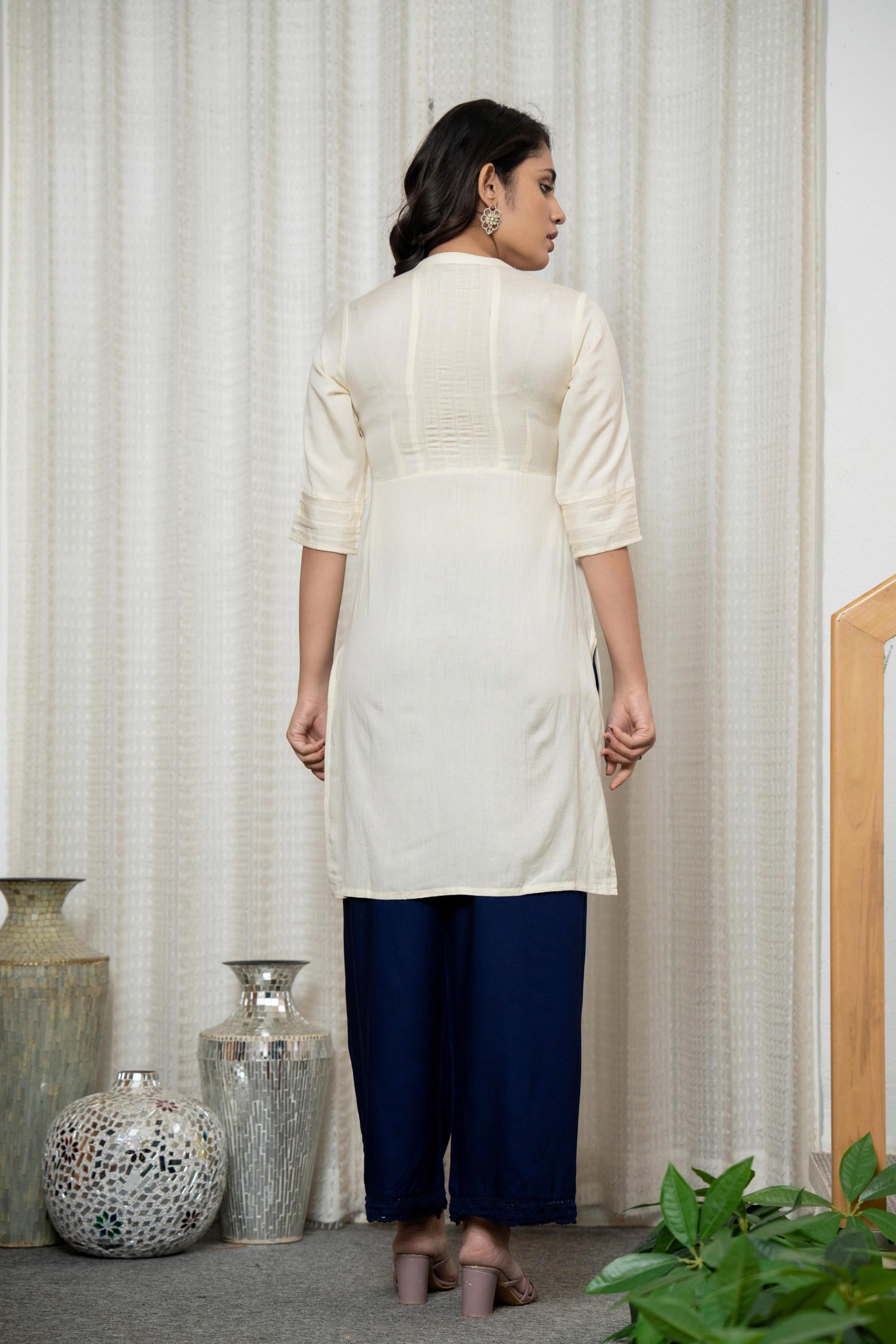Juniper Rayon Knee-Length Straight Fit Kurta with Mandarin Collar - Distacart