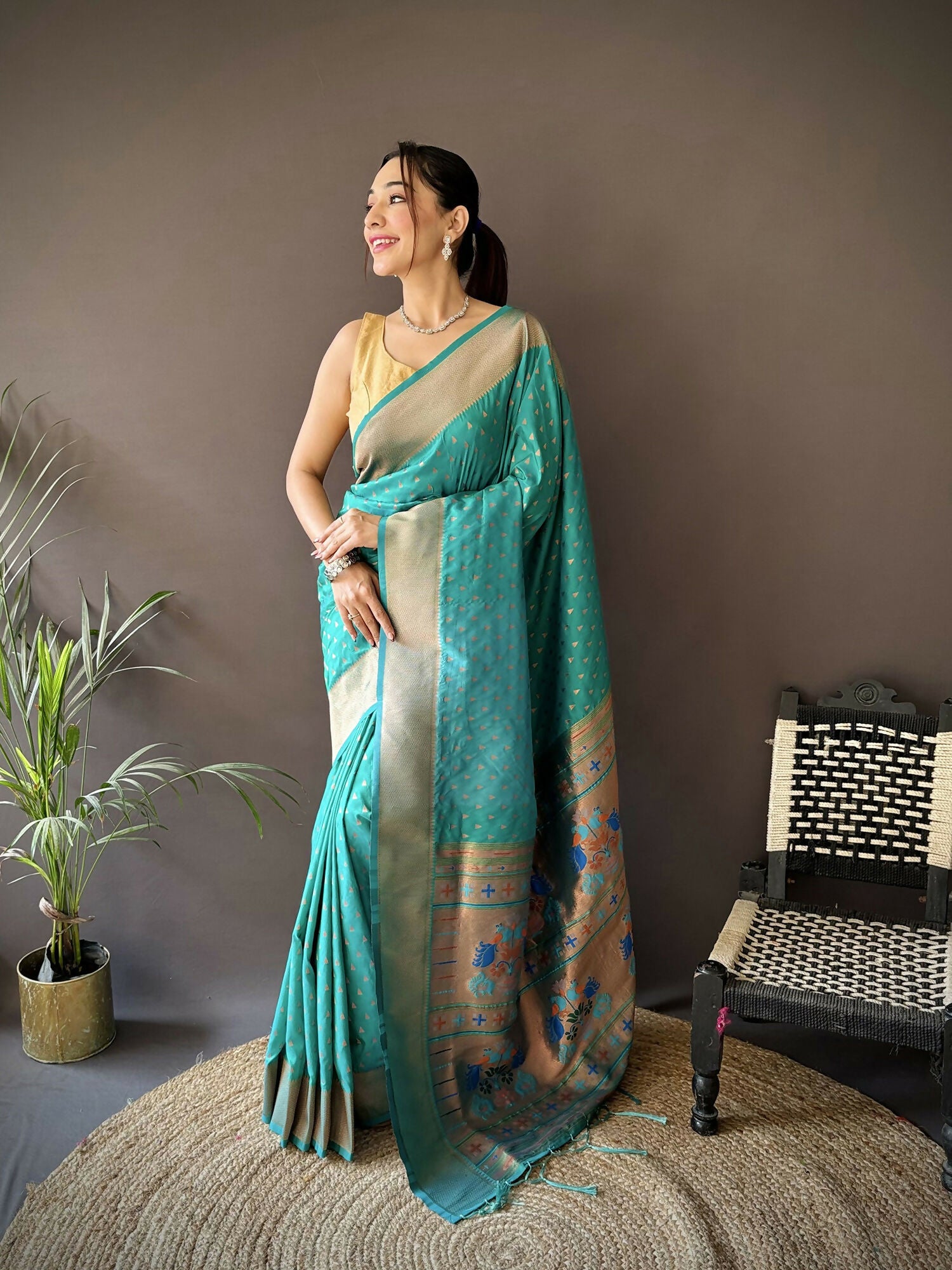 Joban Fashion Teal Green Jacquard Butti Soft Lichi Silk Paithani Saree