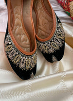 Thumbnail for Desi Colour Women Indian Ethnic Footwear-Velvet Green - Distacart