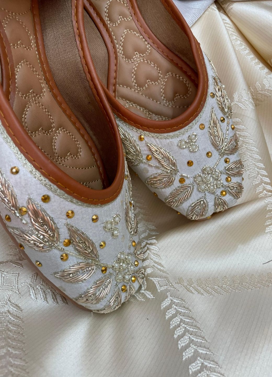 Desi Colour Women Indian Ethnic Footwear-Dabka Off White - Distacart