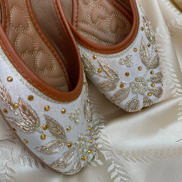 Desi Colour Women Indian Ethnic Footwear-Dabka Off White - Distacart