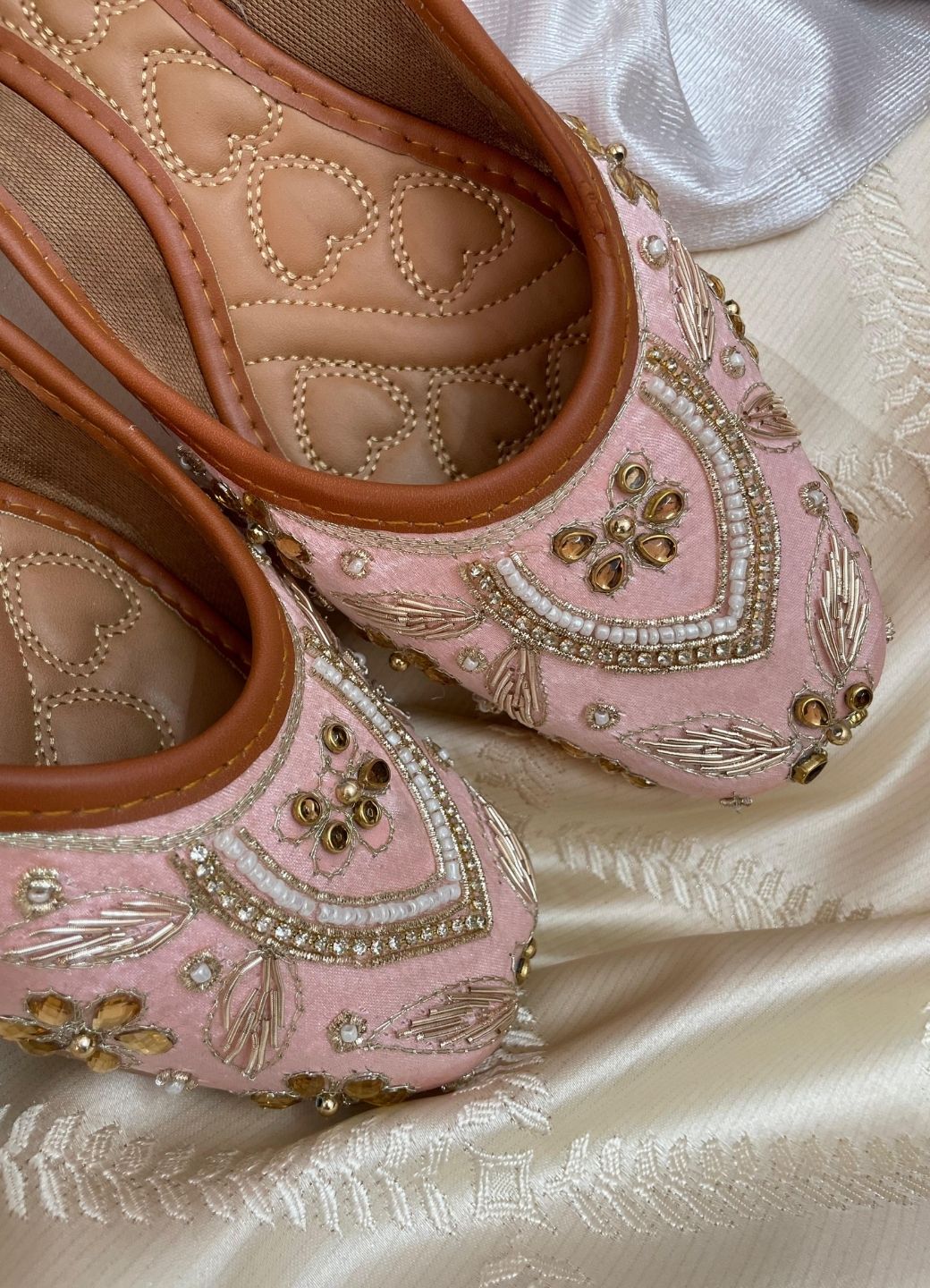 Desi Colour Women Indian Ethnic Footwear-Peach Dabka Stone - Distacart