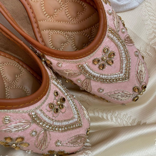 Desi Colour Women Indian Ethnic Footwear-Peach Dabka Stone - Distacart