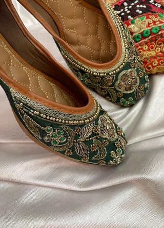 Desi Colour Women Indian Ethnic Footwear-Green Flower
