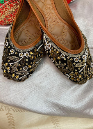 Desi Colour Women Indian Ethnic Footwear-Black Stones Flower - Distacart