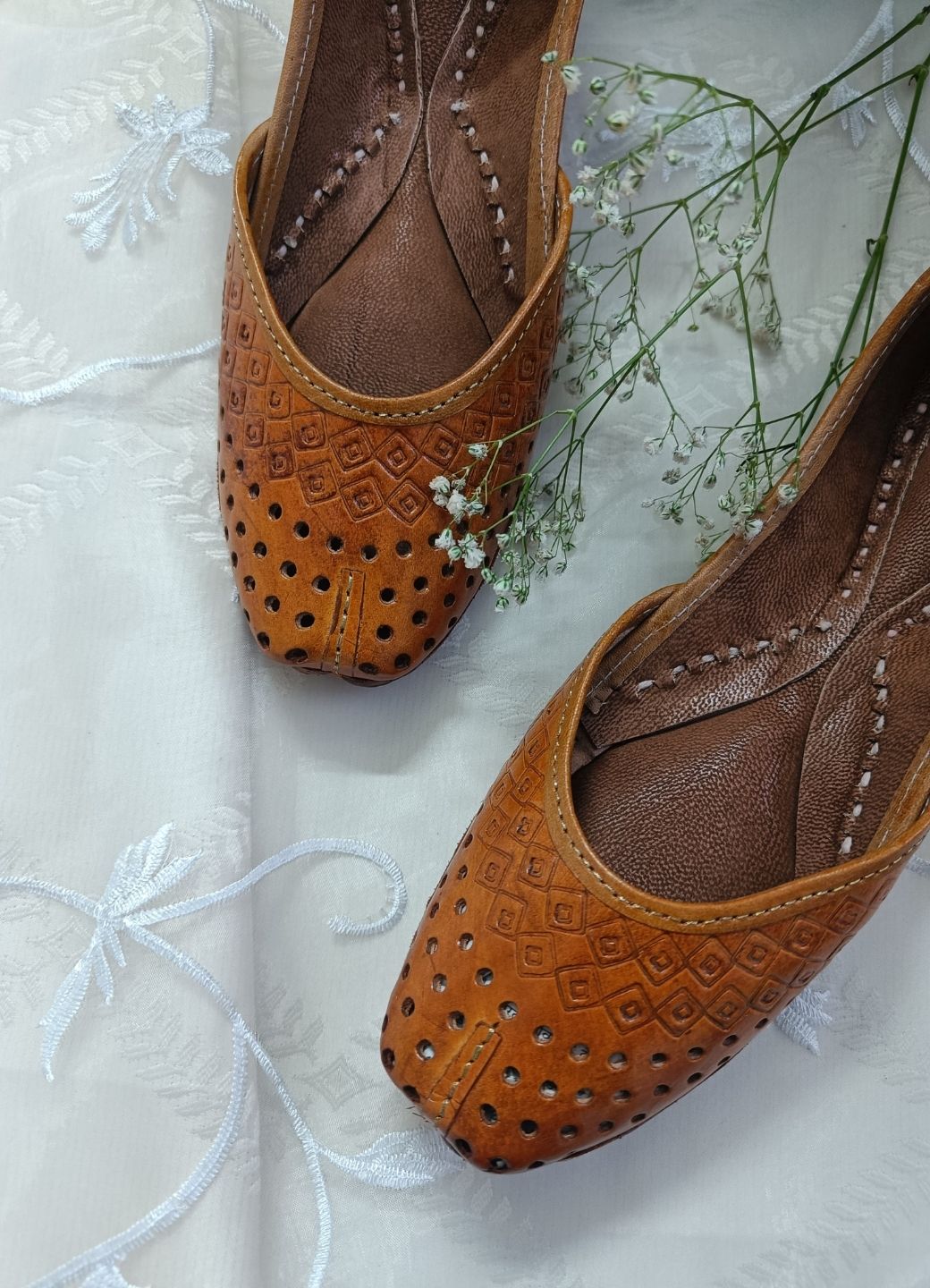 Desi Colour Women Indian Ethnic Footwear-Tan Leather Laser Cut - Distacart