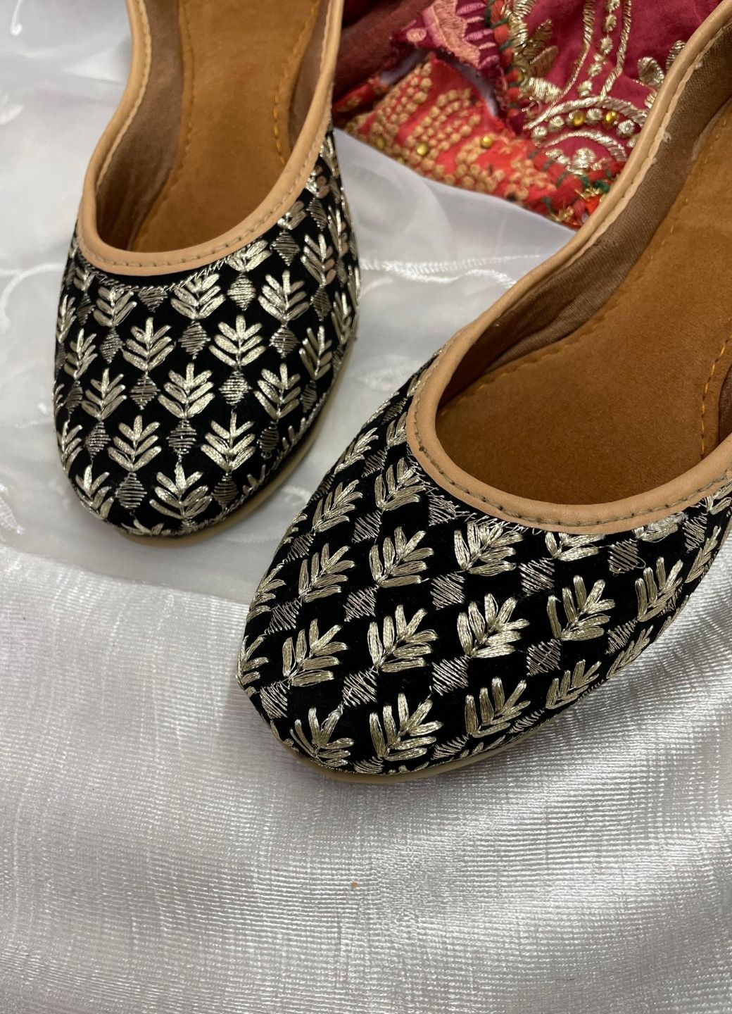 Desi Colour Women Indian Ethnic Footwear-Black Thread - Distacart