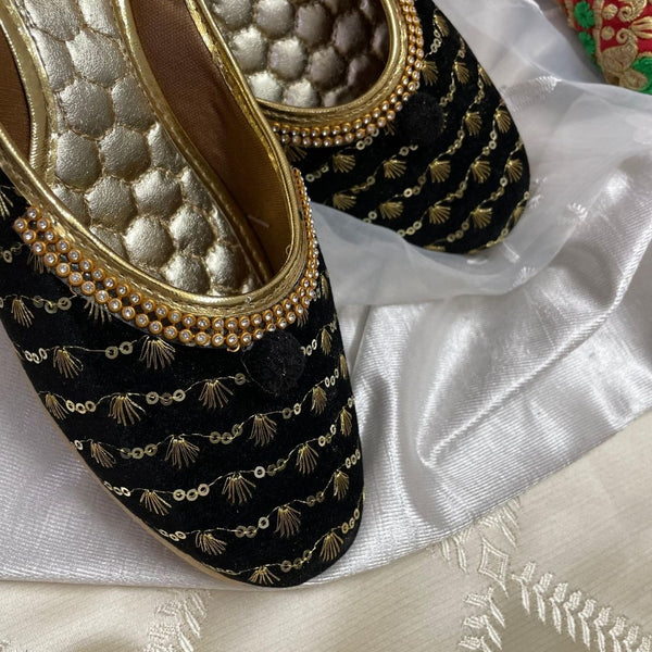 Desi Colour Women Indian Ethnic Footwear-Black Star - Distacart