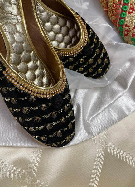 Desi Colour Women Indian Ethnic Footwear-Black Star - Distacart